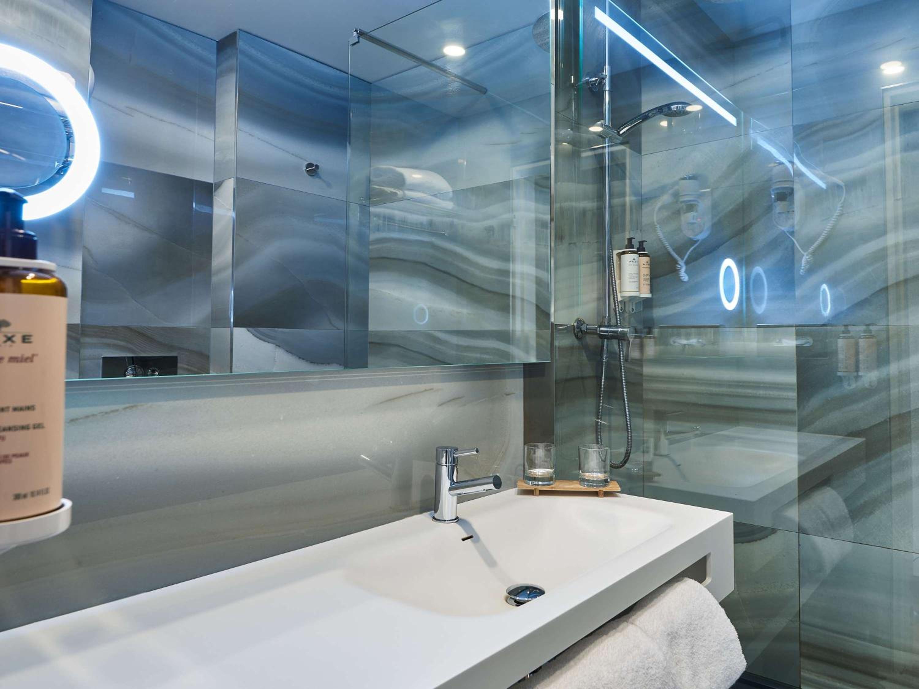Superior Double Room - Photo 11