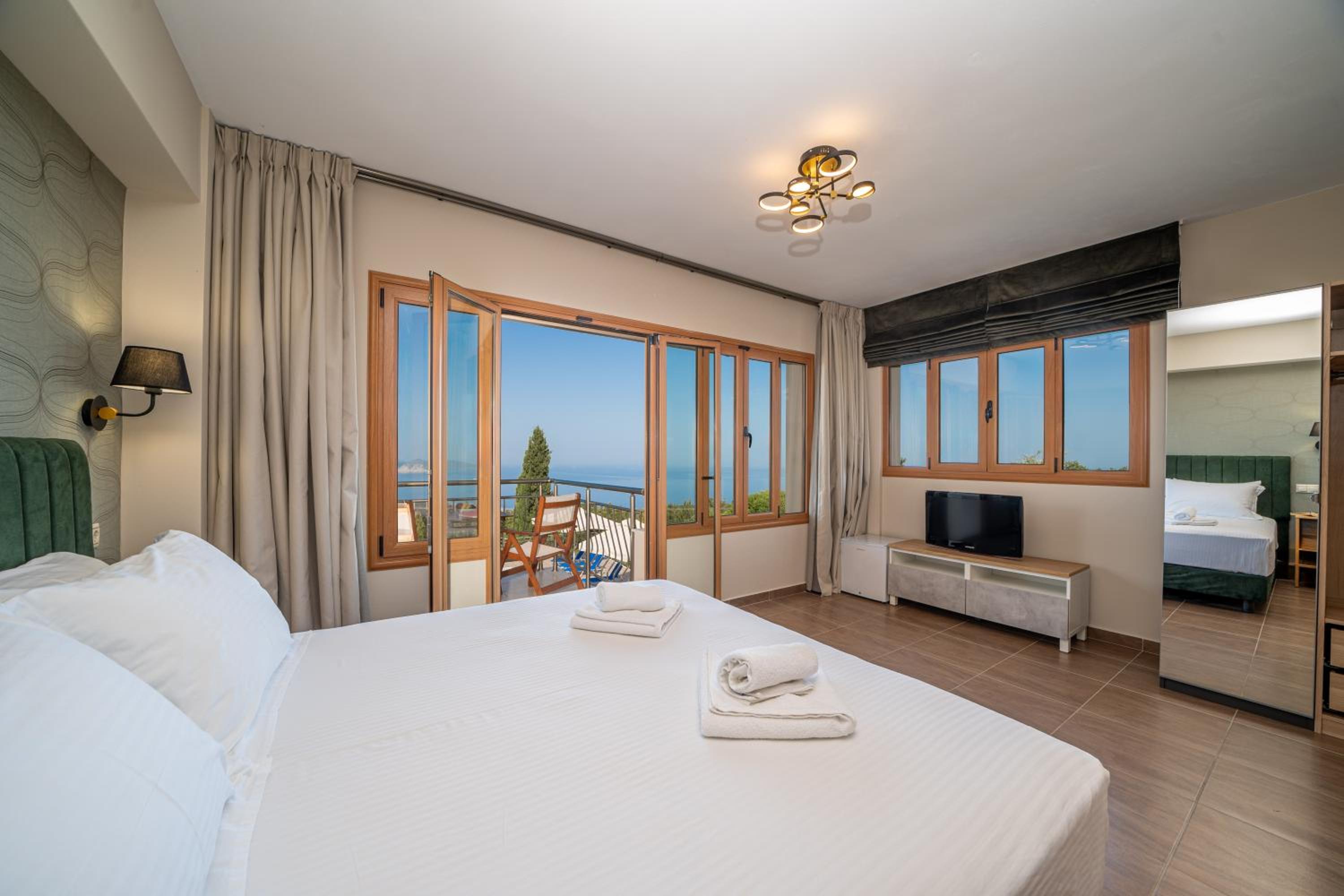 Junior Suite with Sea View photo 3