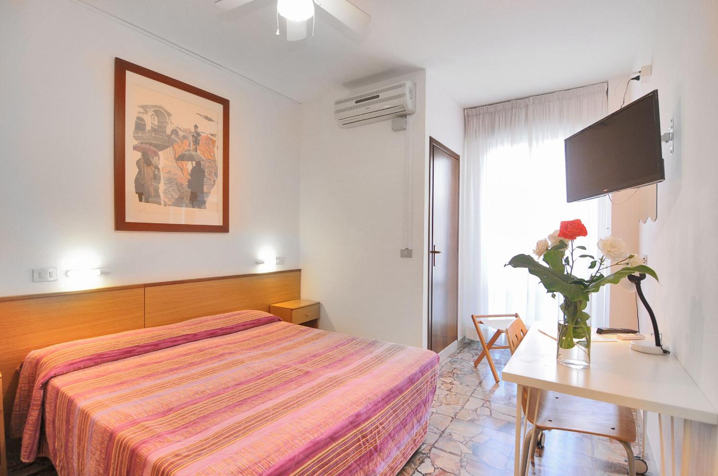 Double Room - Photo 2