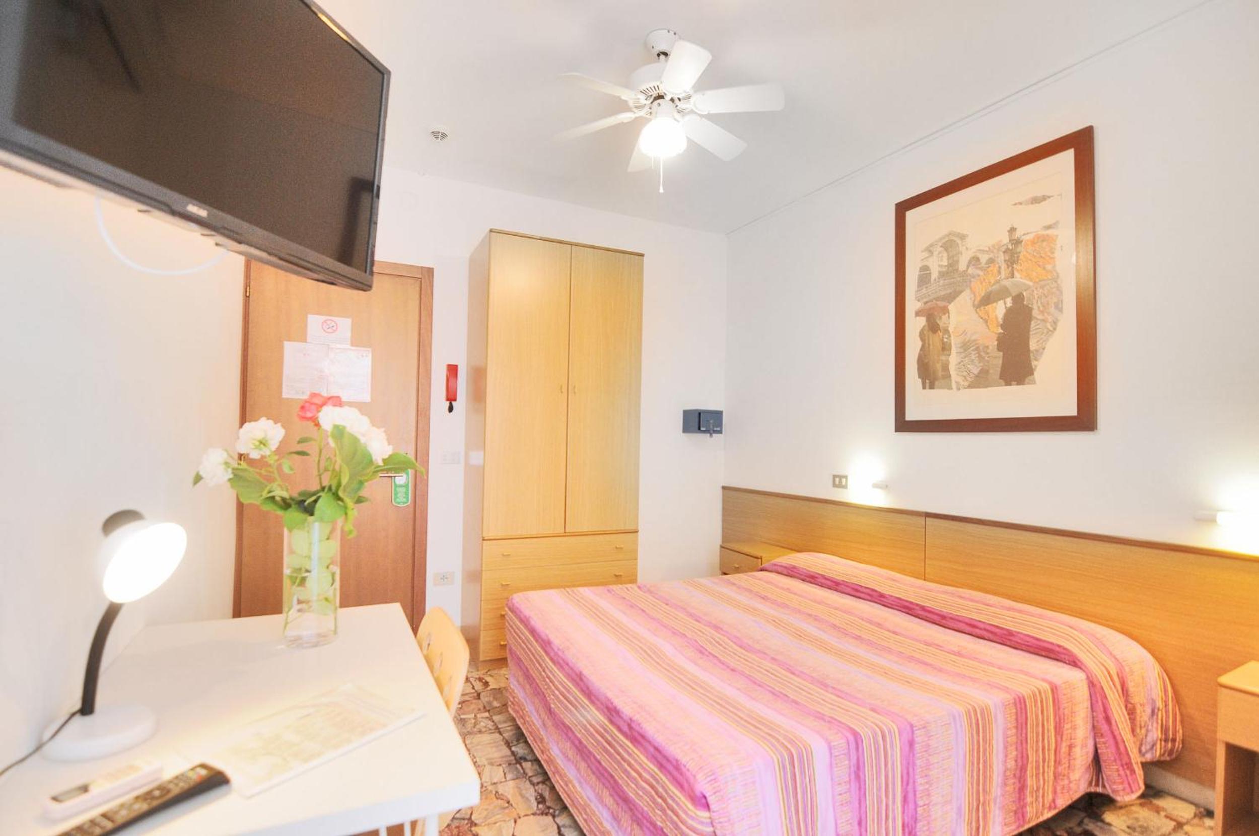 Double Room - Photo 3