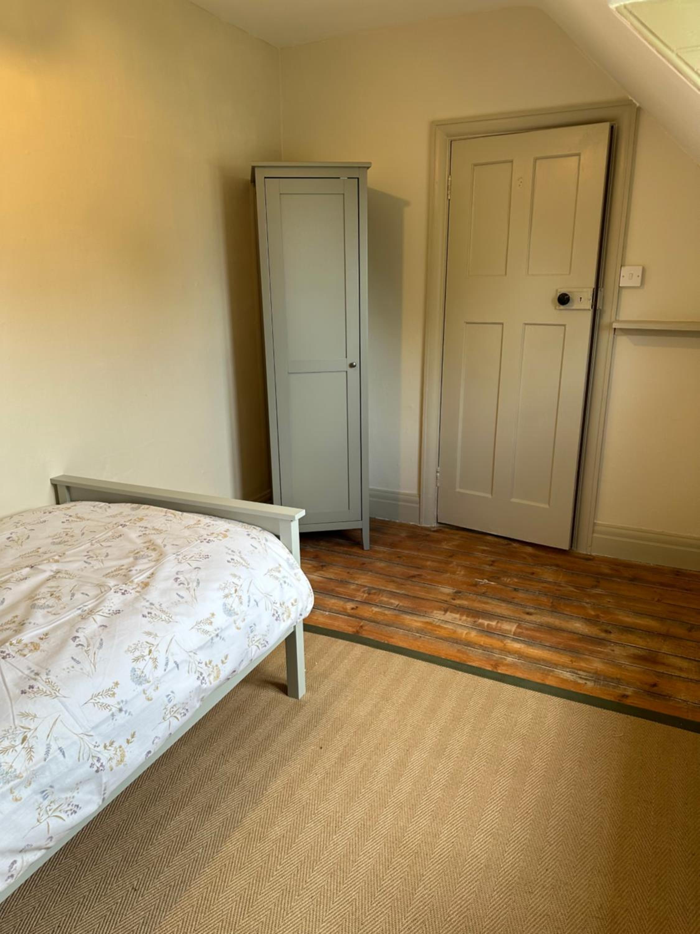 Three-Bedroom House photo 1
