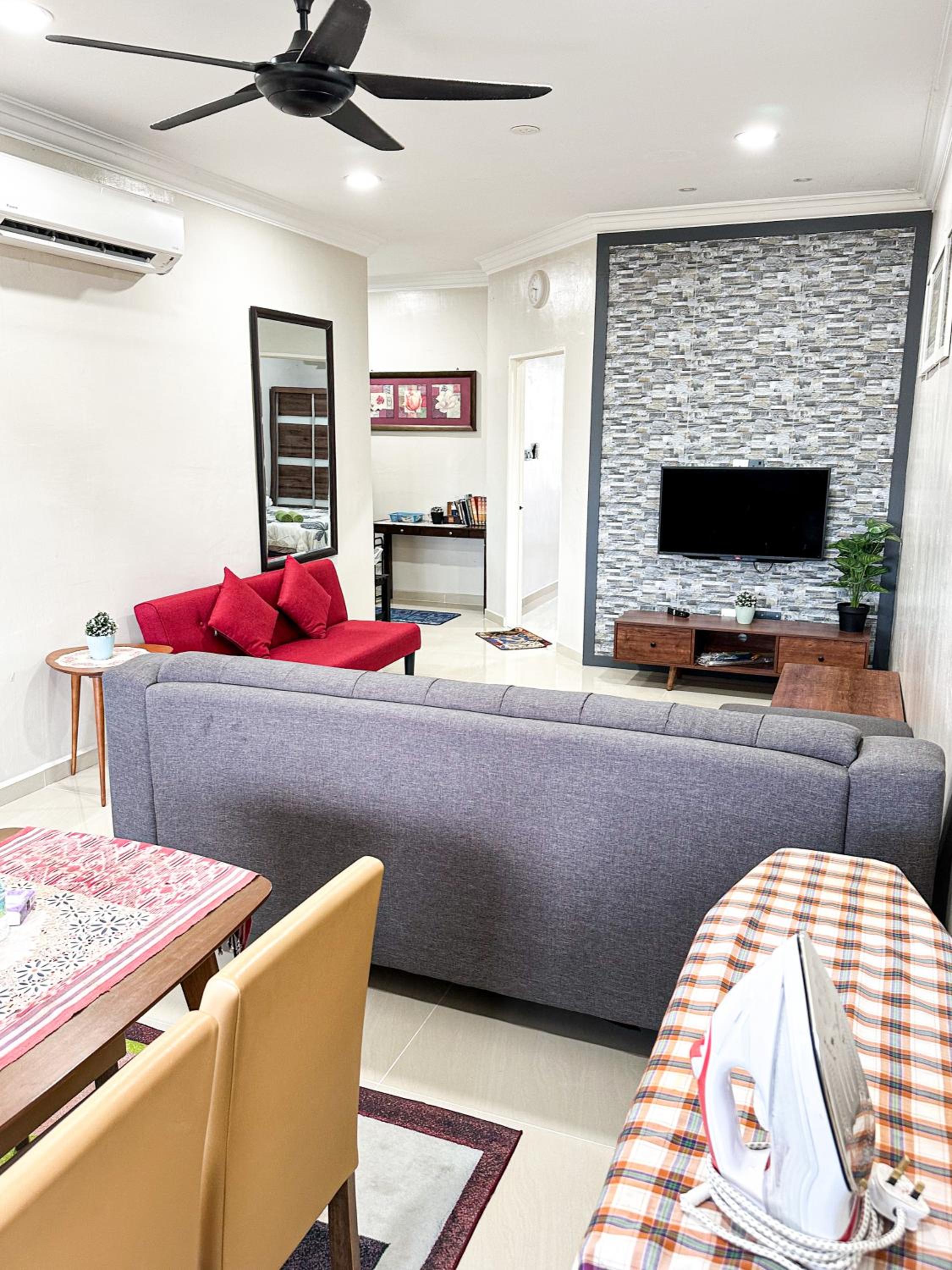Apartment with Balcony photo 2