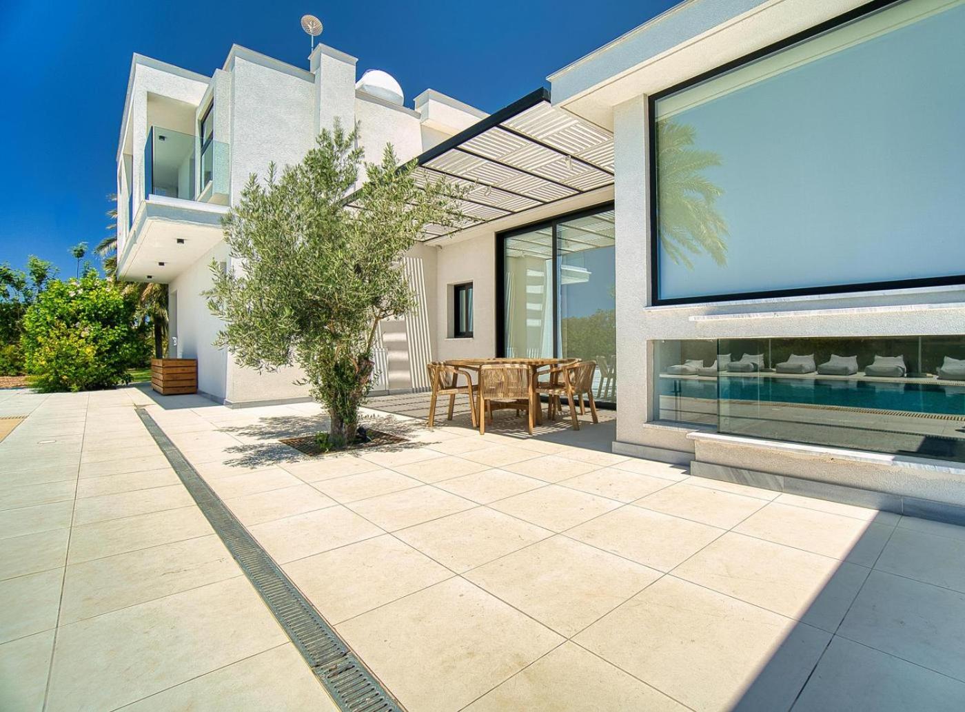 Villa photo 3