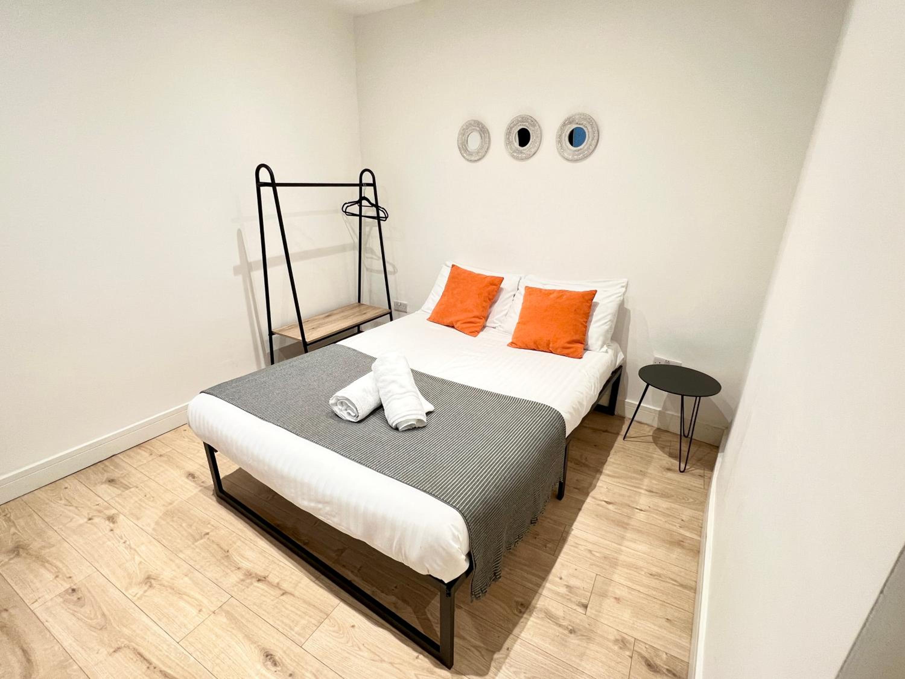 Two-Bedroom Apartment - Photo 2