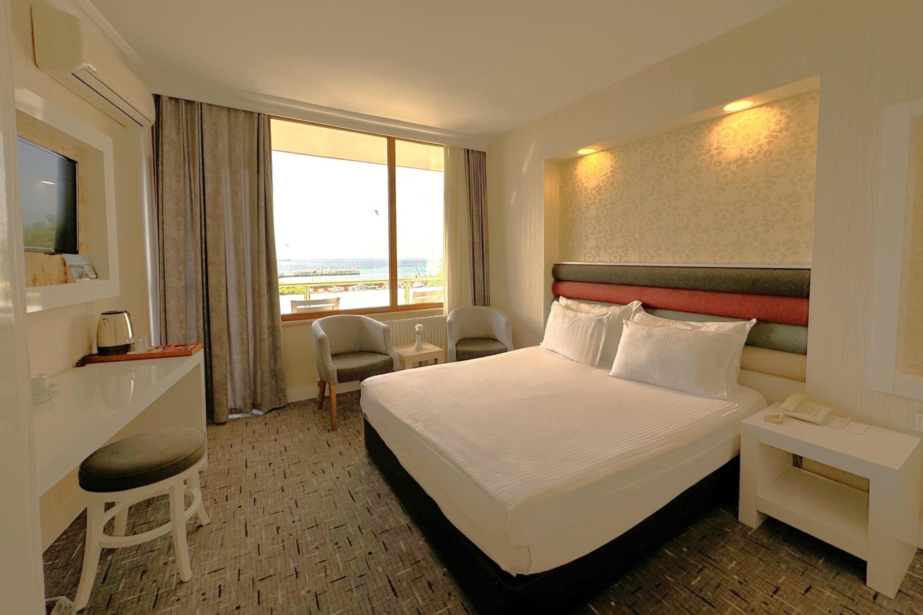 Suite with Sea View - Photo 1