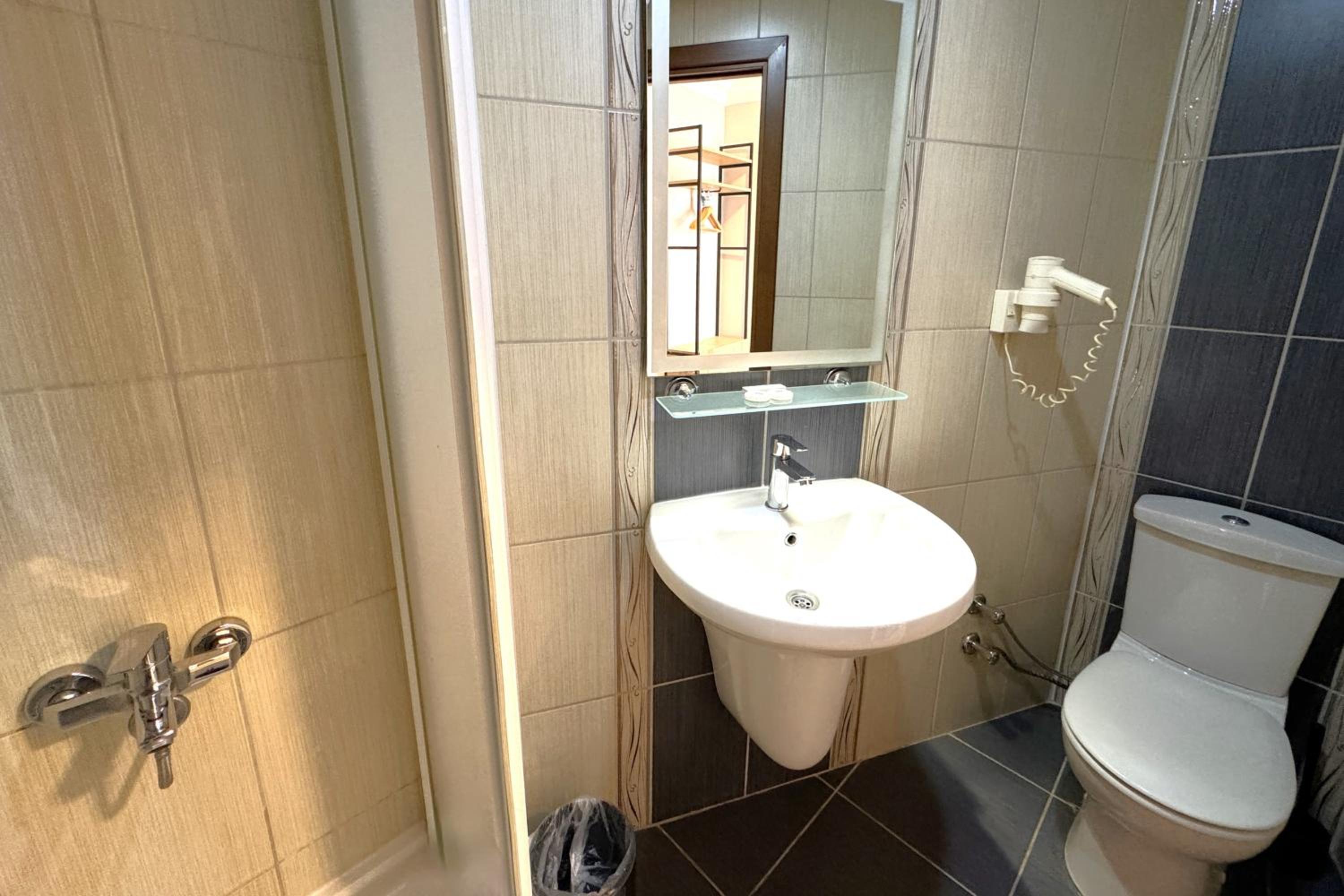 Budget Double Room photo 2