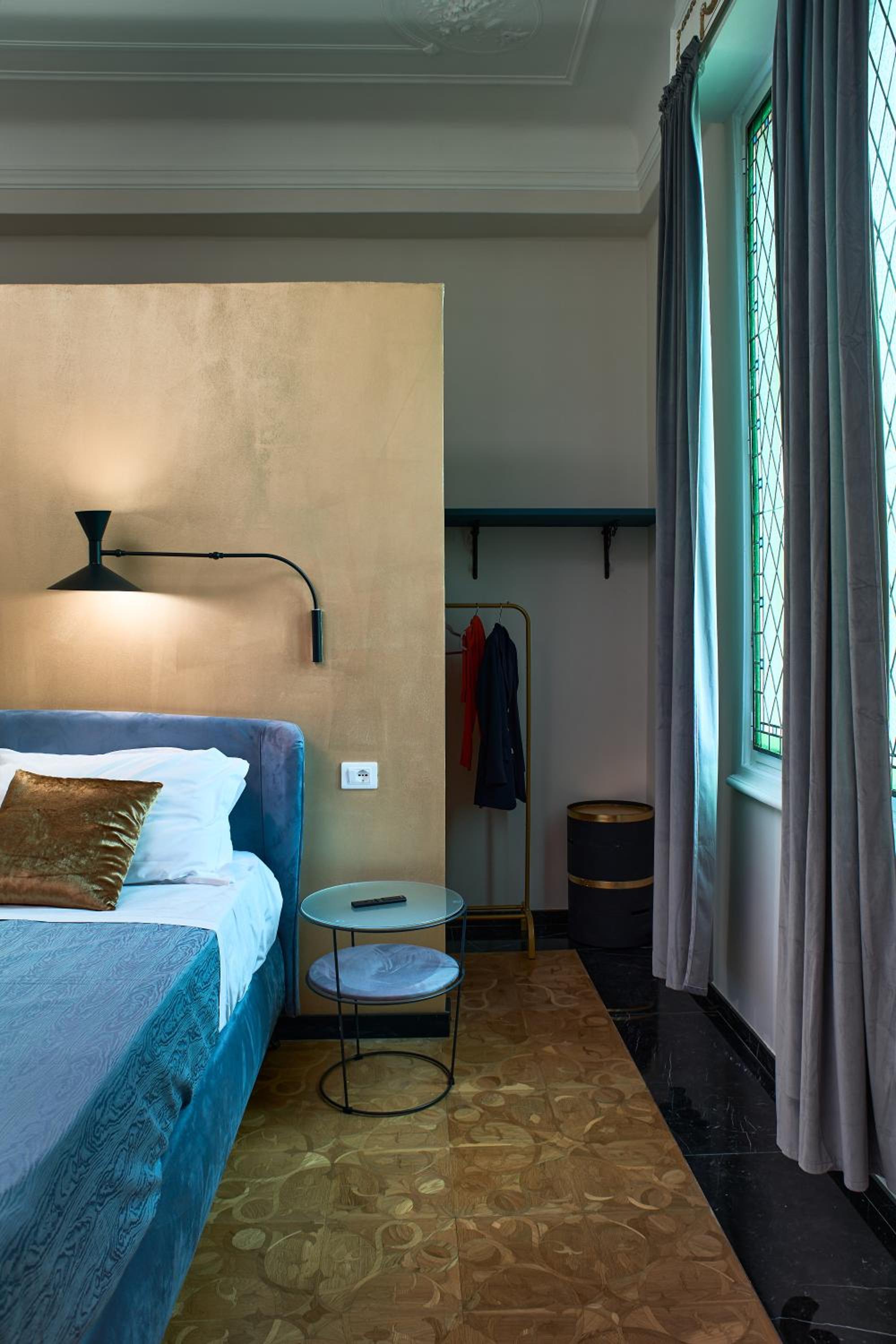Queen Room photo 1