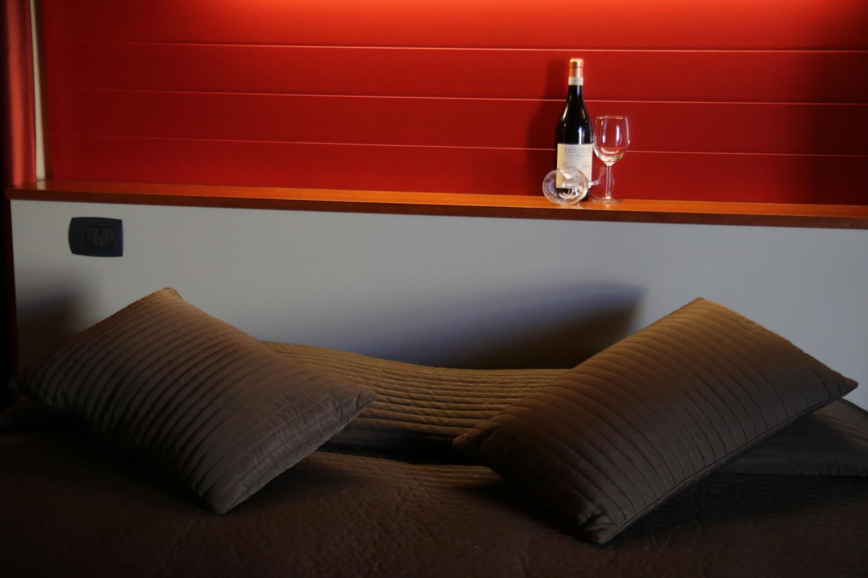 Standard Double Room - Photo 5
