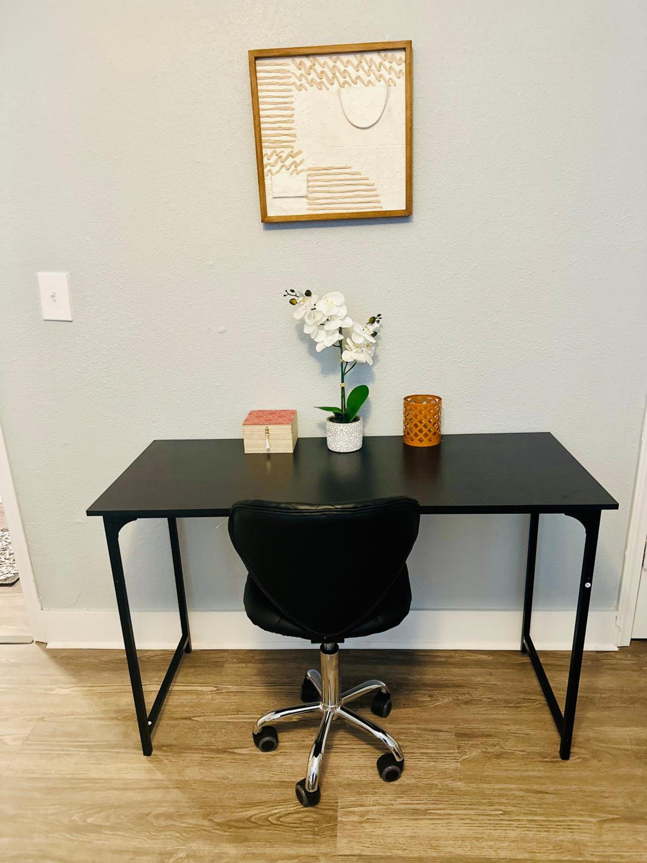 Three-Bedroom House photo 3