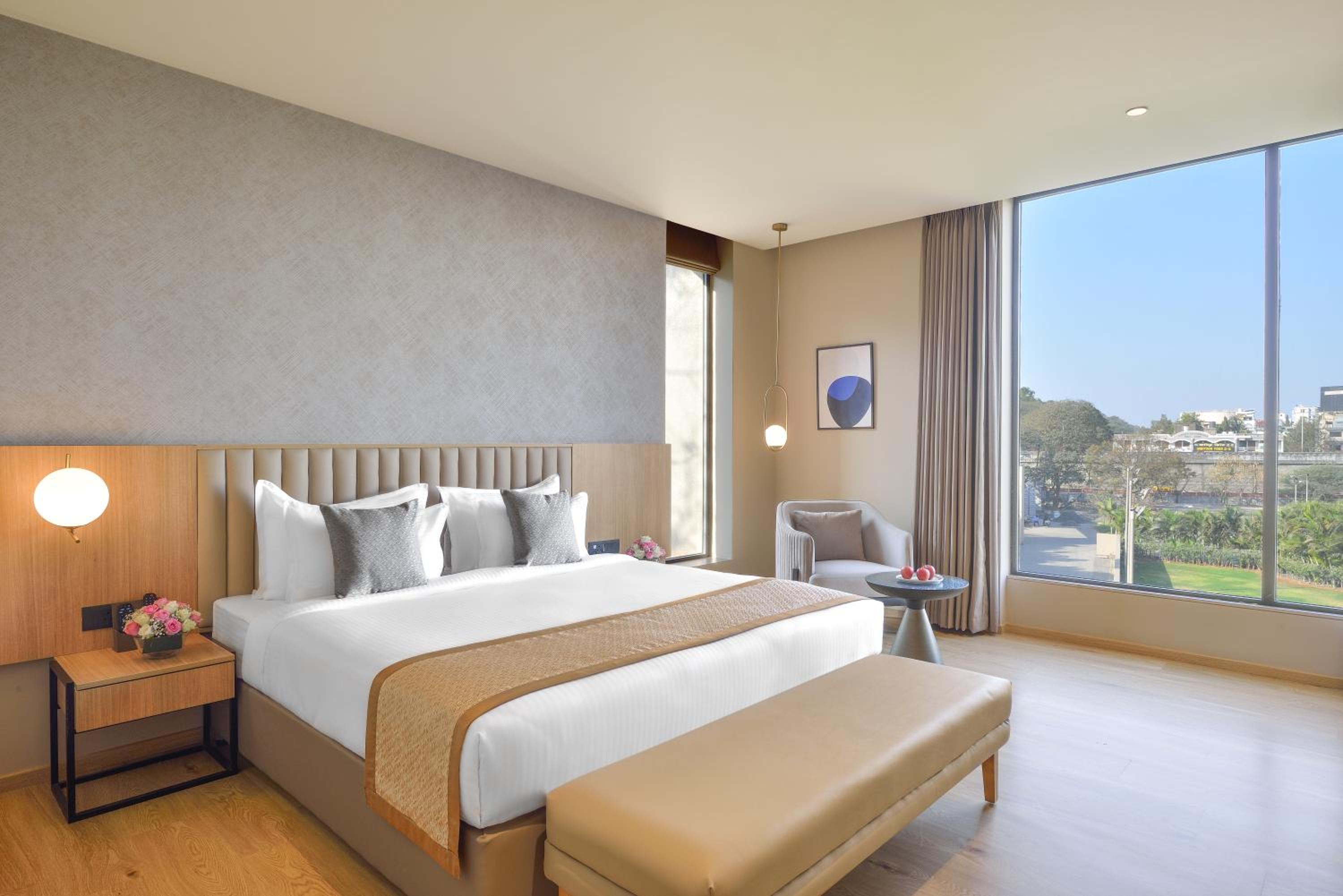 Executive Suite - 10% Discount on Food & Soft Beverages