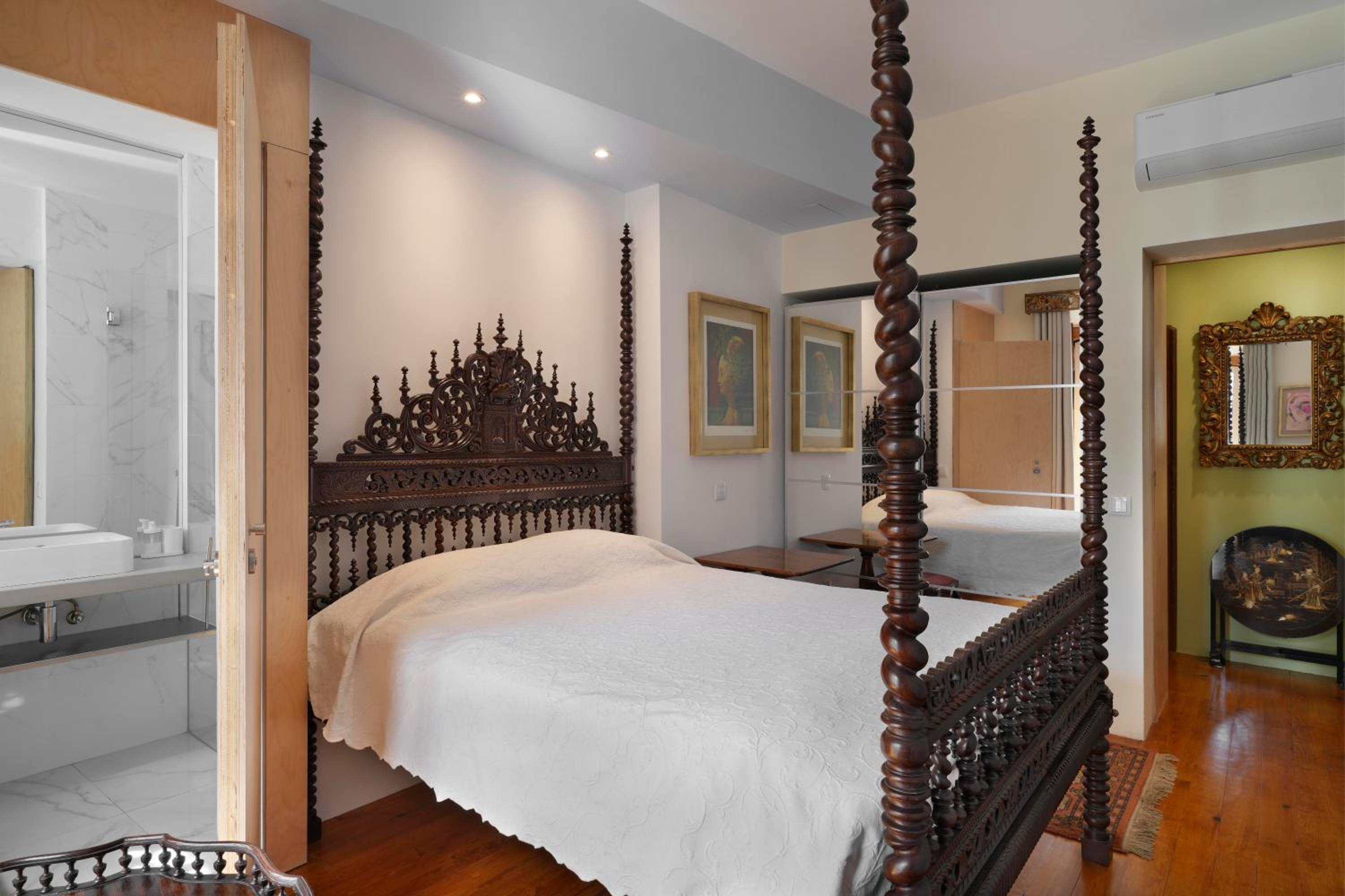 Deluxe Double Room with Balcony photo 2