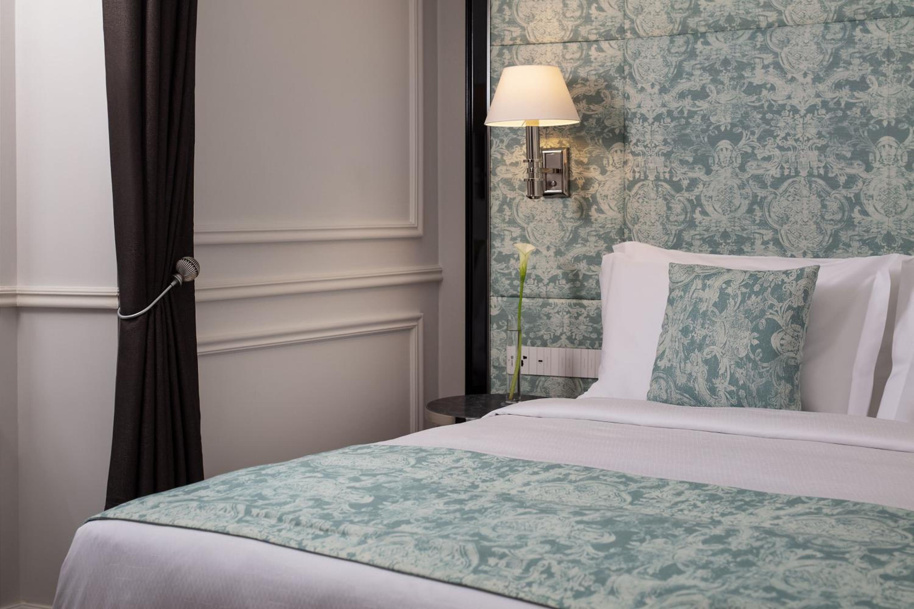 Deluxe Guest Room
