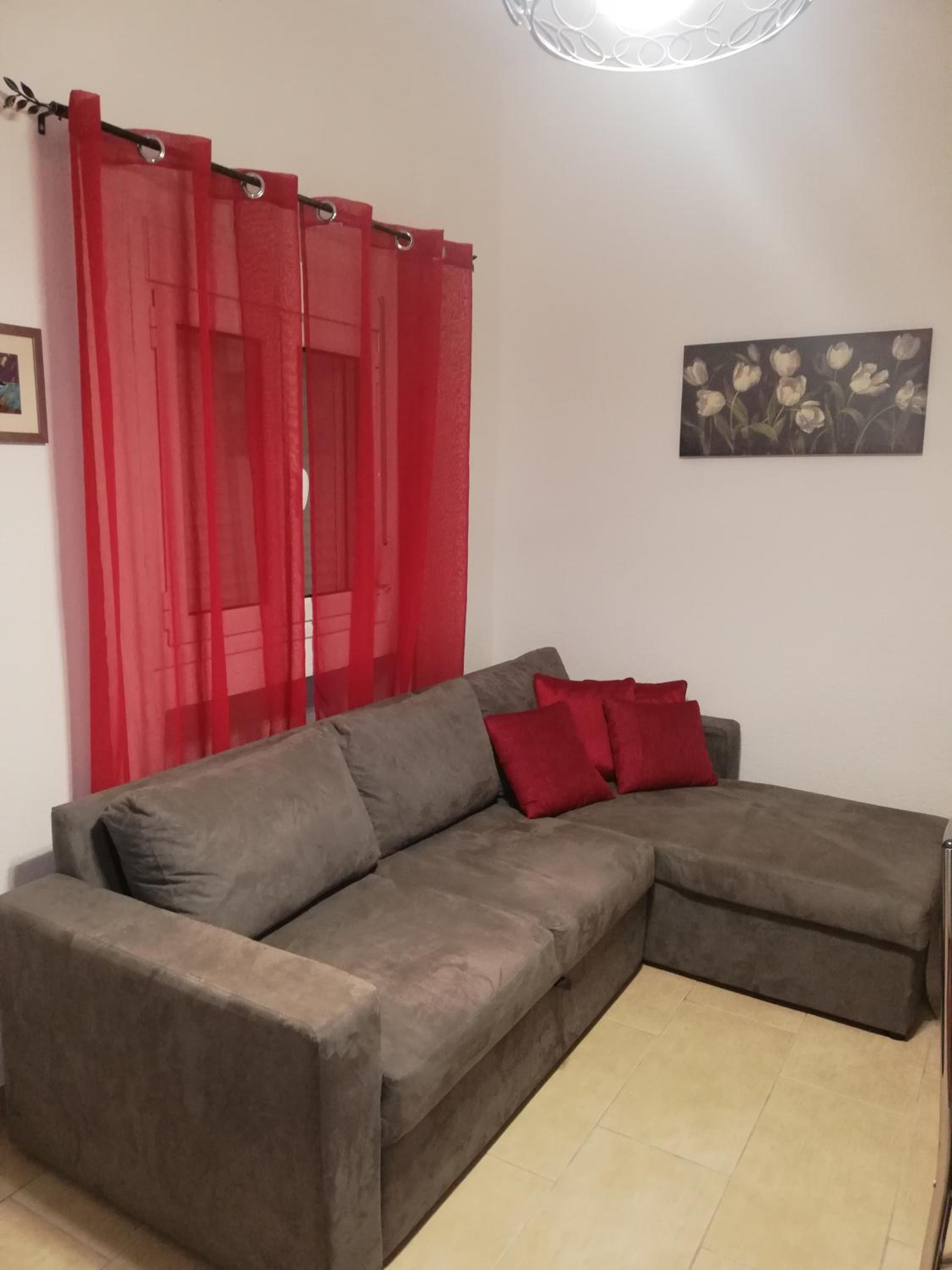 One-Bedroom House photo 1
