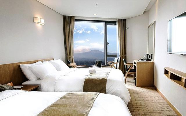 Deluxe Double Twin Room - Photo 3