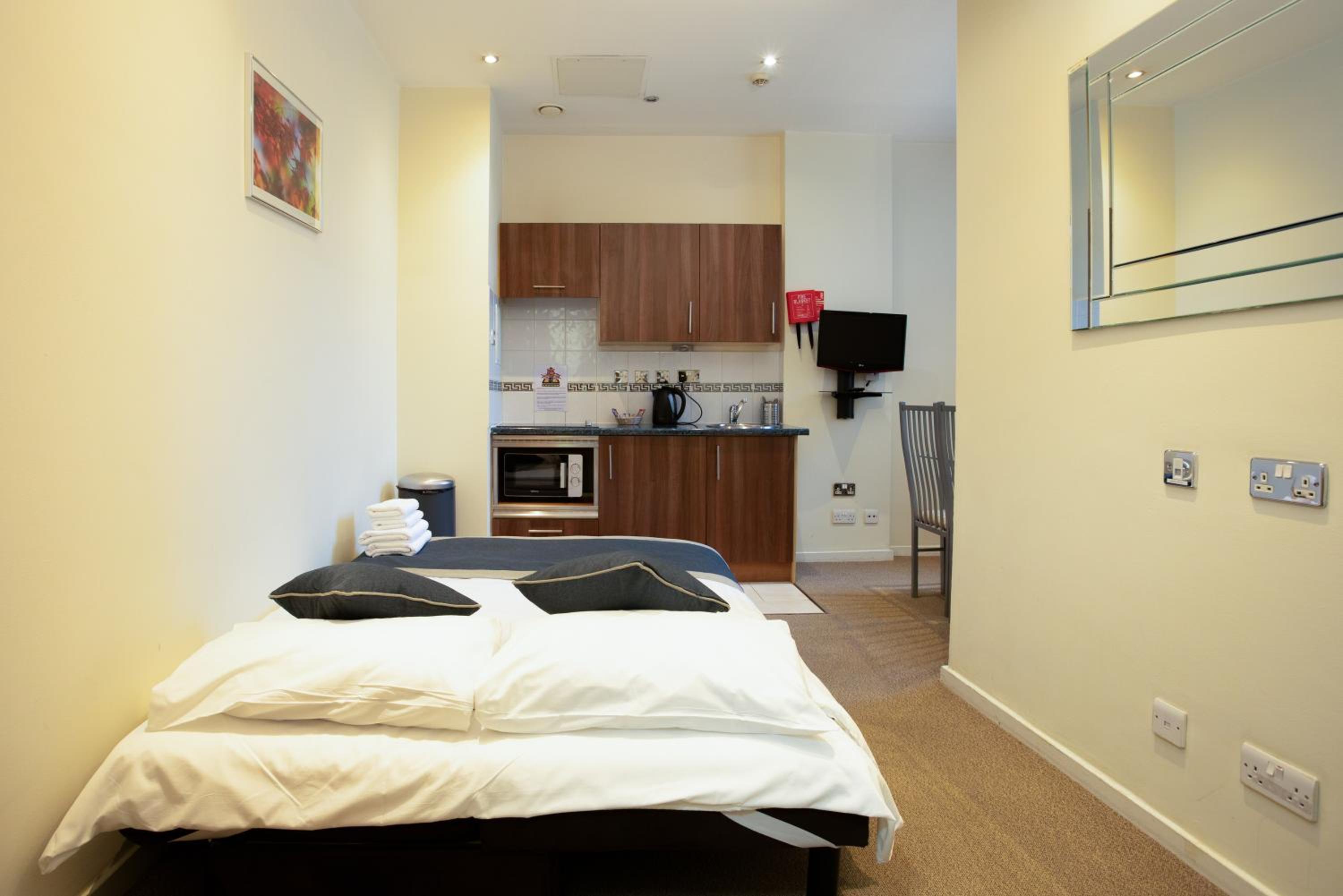 Triple Executive Apartment photo 1