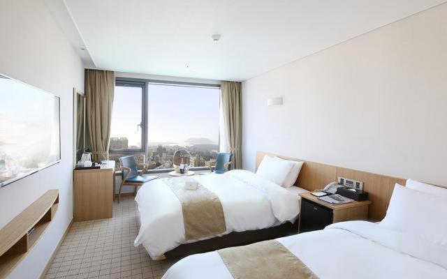 Deluxe Twin Room with Sea View - Photo 1