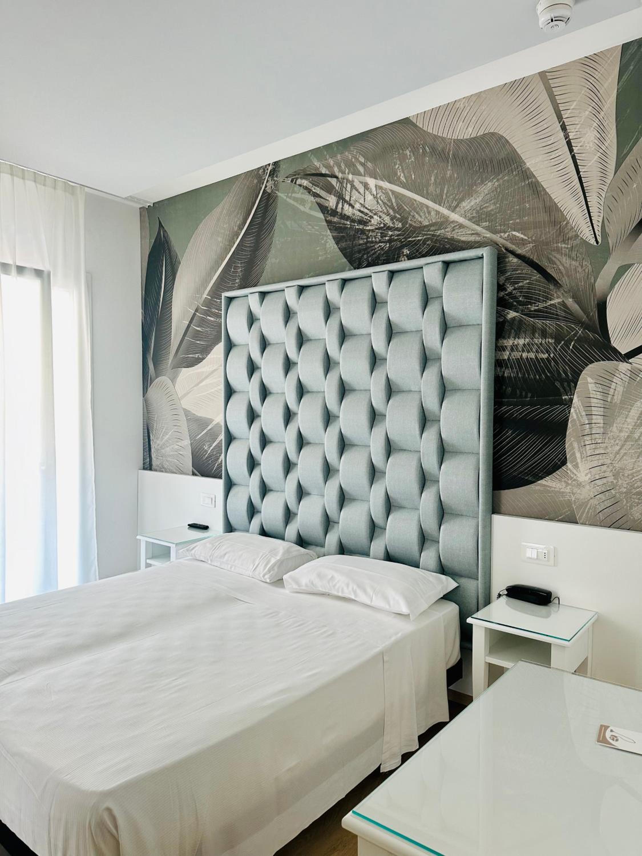 Deluxe Panorama Room with Balcony and Sea View photo 1