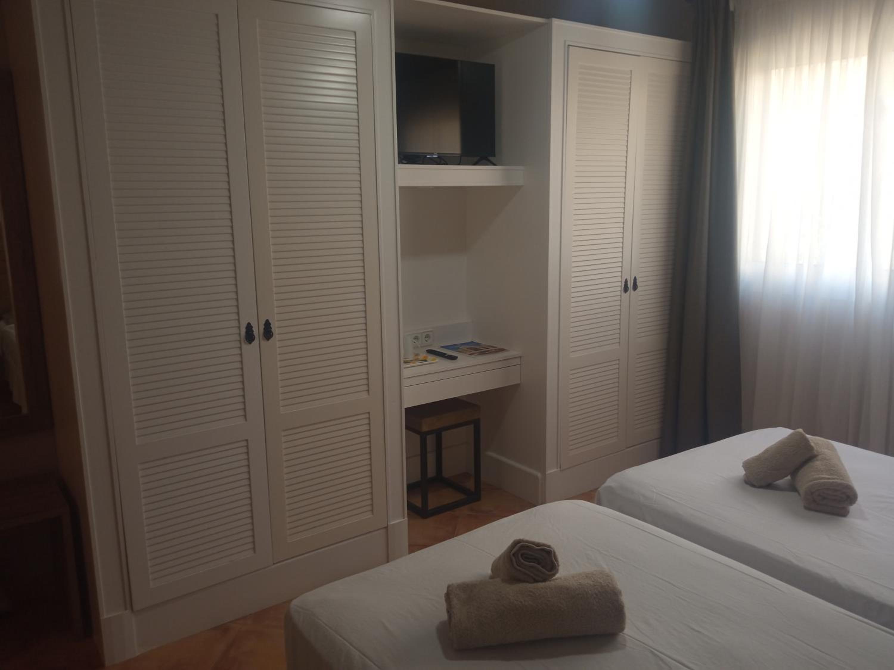 Double Room with Private Bathroom photo 3
