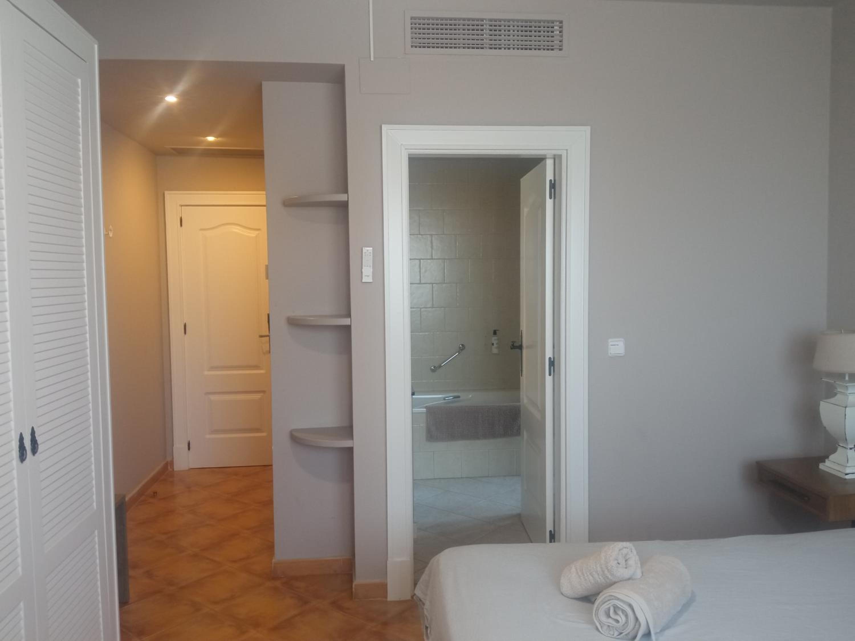 Apartamento de un dormitorio superior con balcón