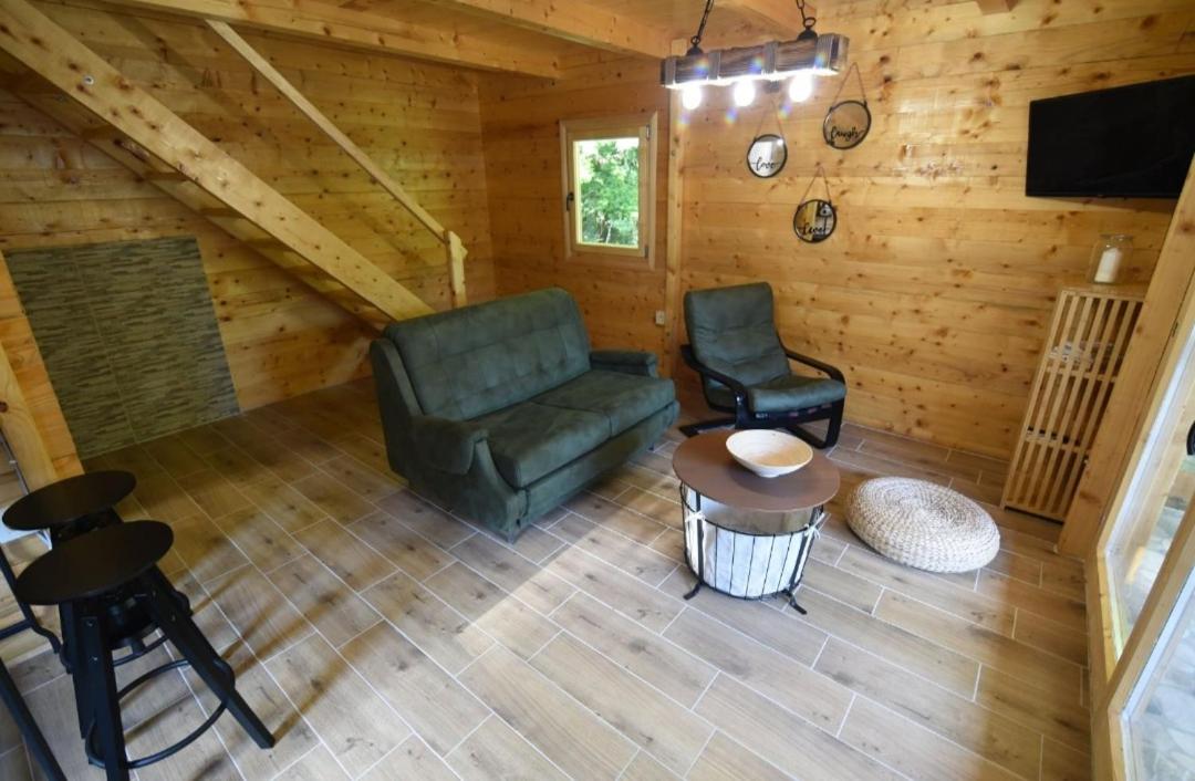 One-Bedroom House photo 1