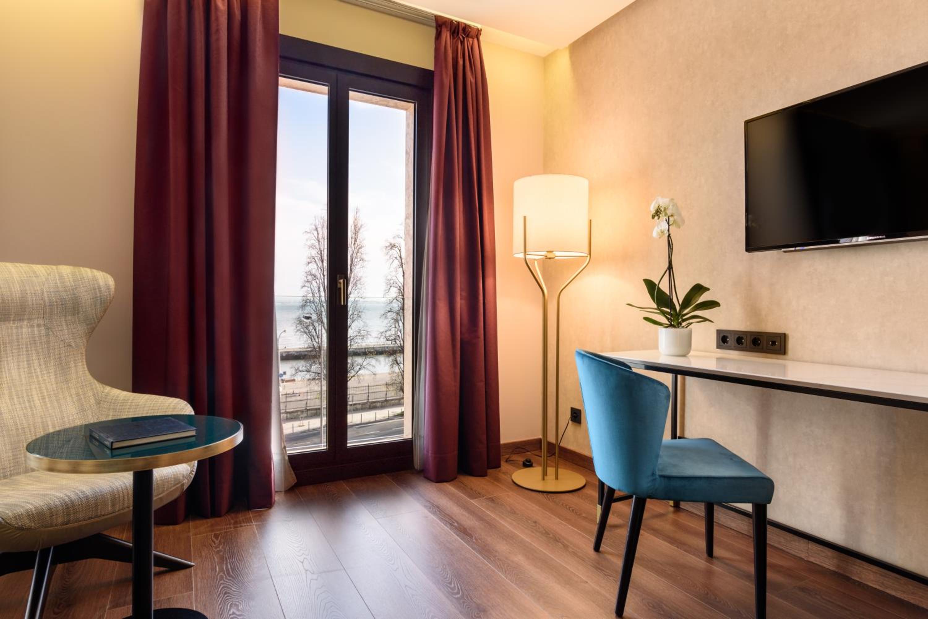 Double Room with Terrace thumbnail 5