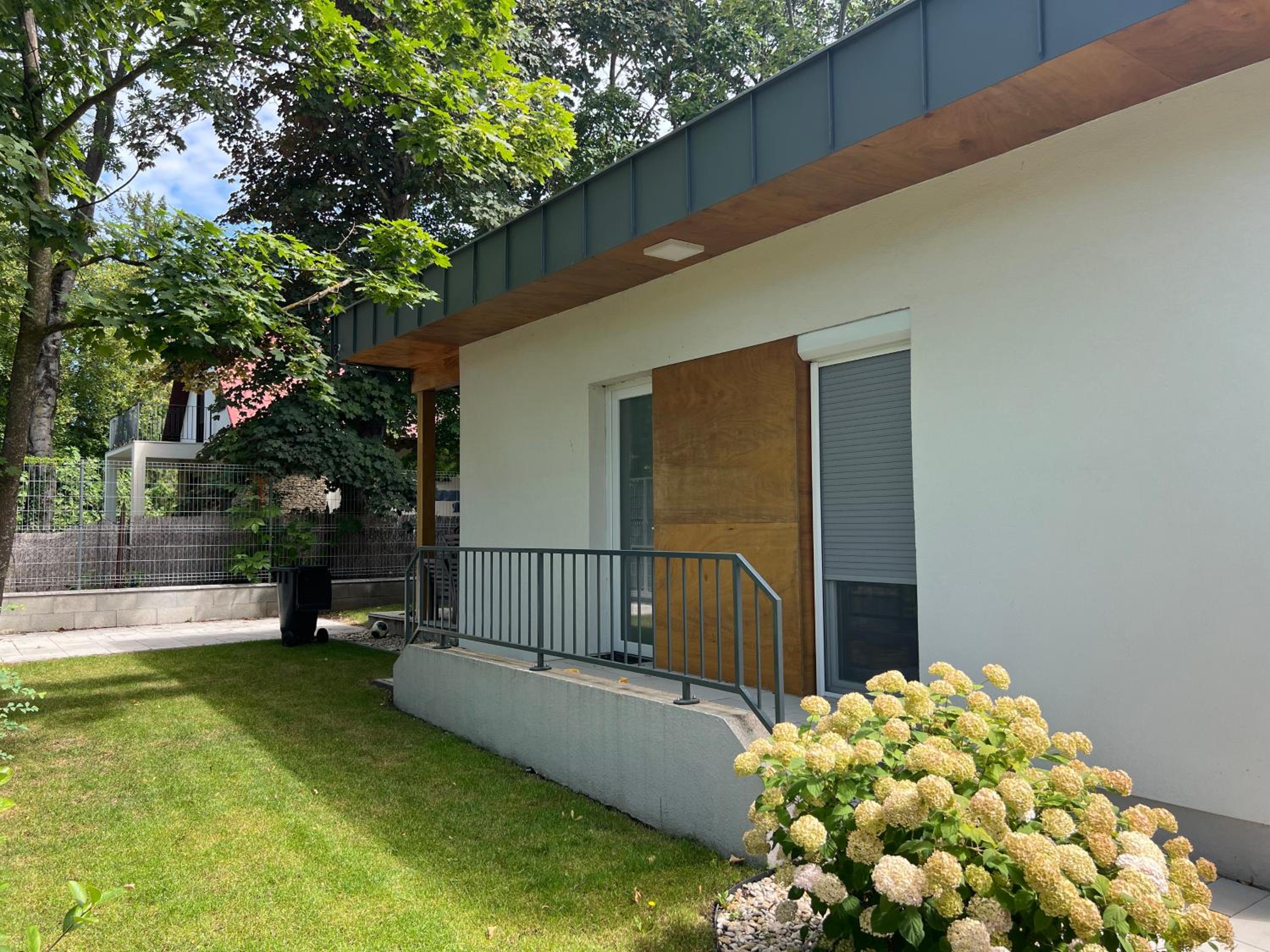 Two-Bedroom House photo 2