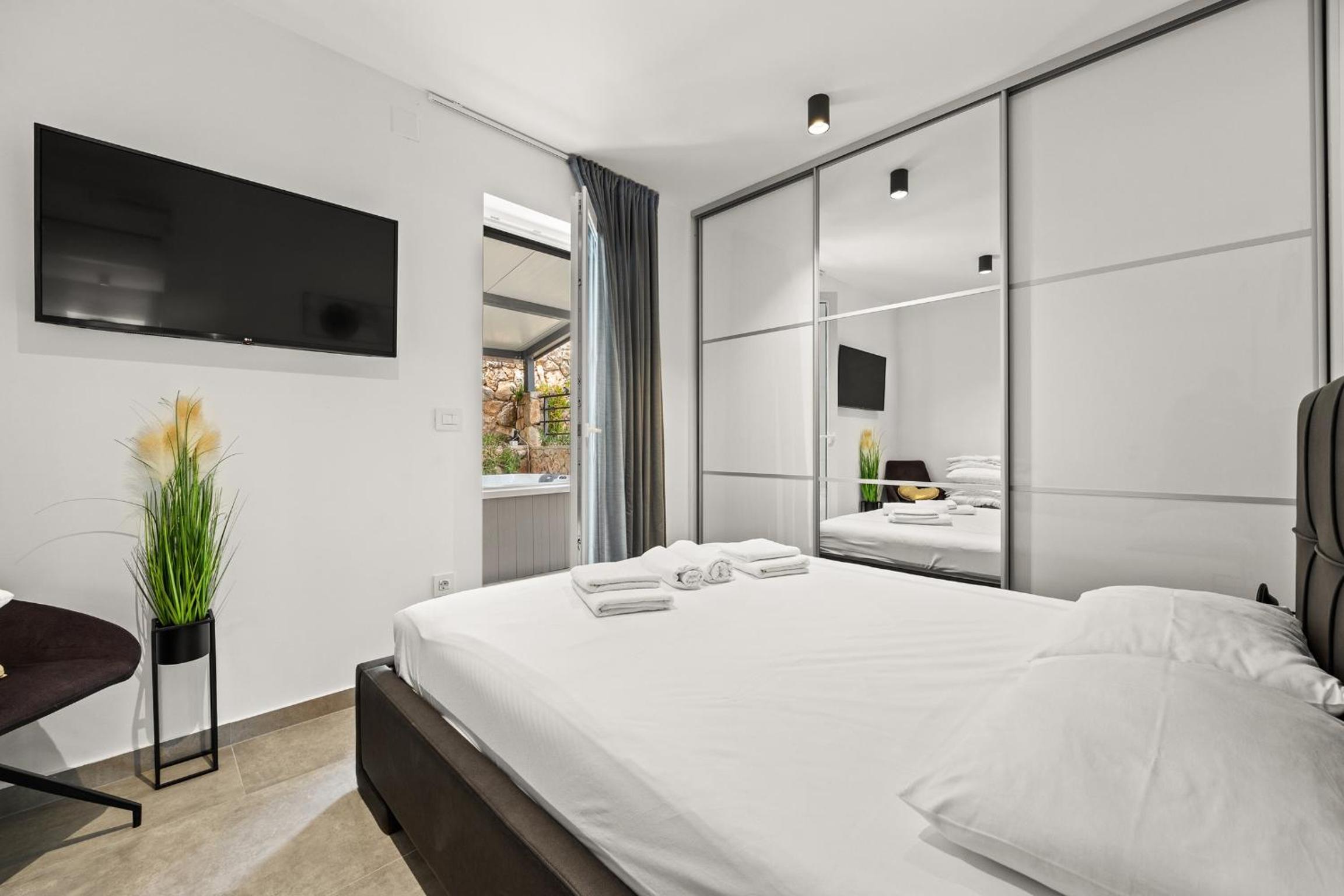 Apartment with Jacuzzi