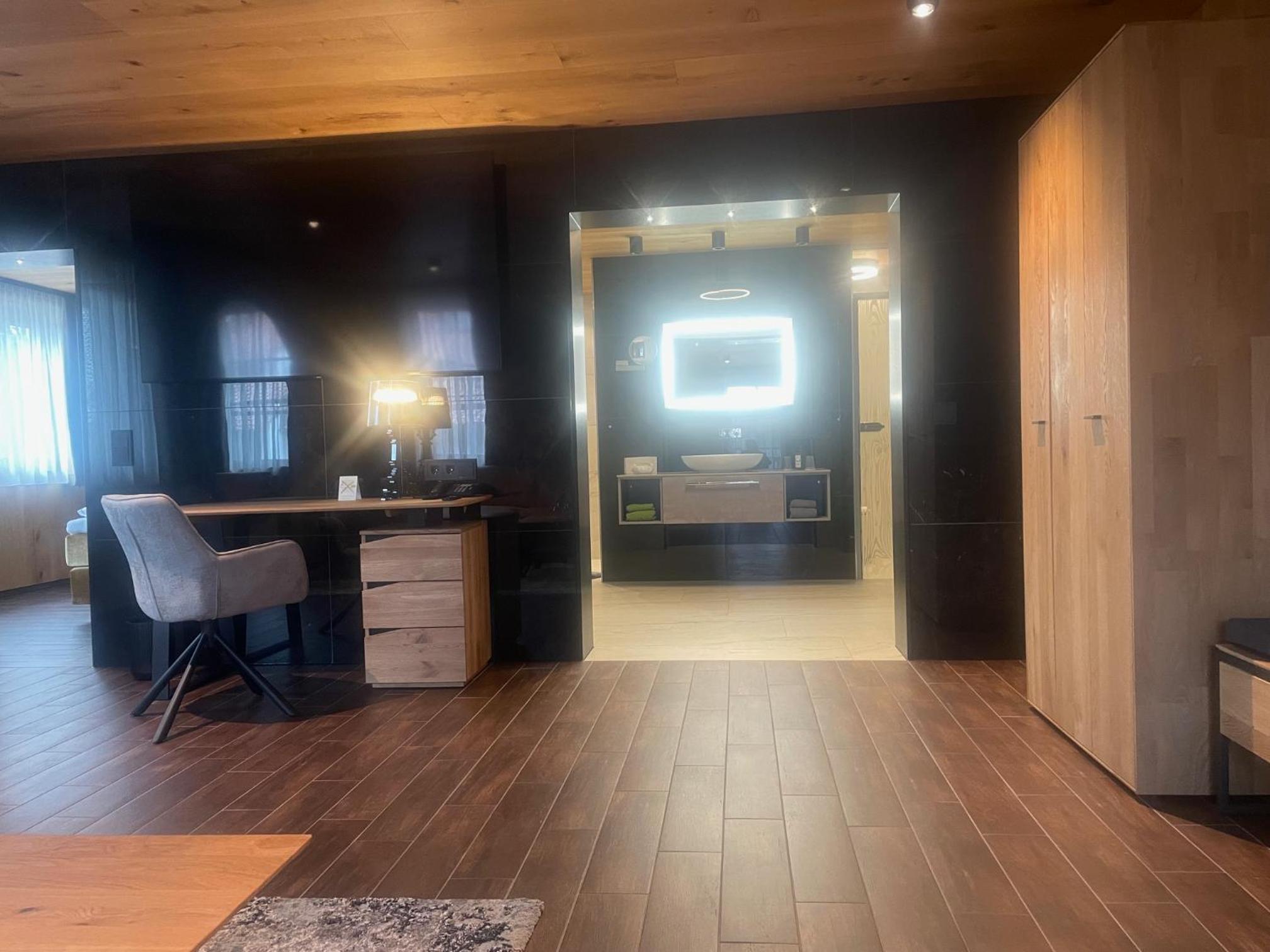 Junior Suite - Photo 9