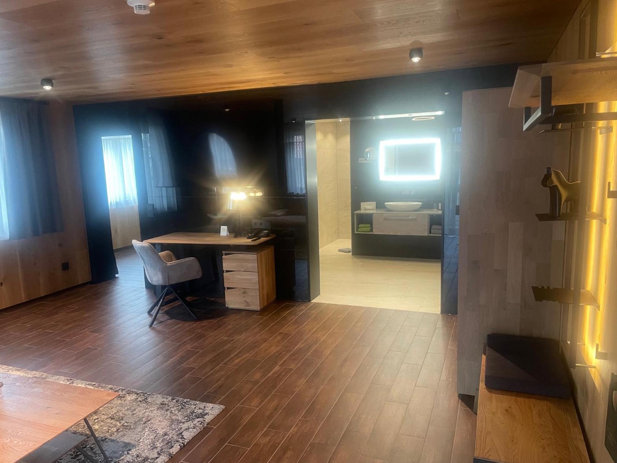Junior Suite - Photo 8