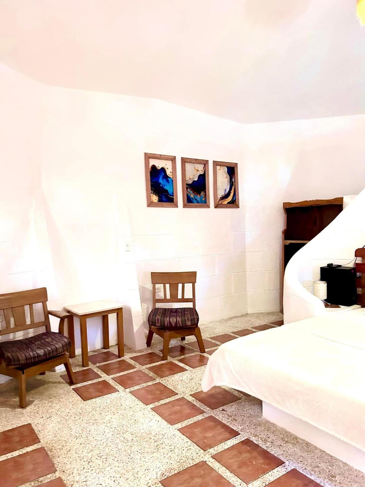 King Room with Pool View photo 2