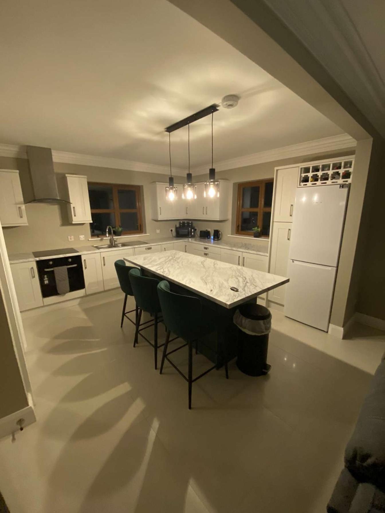 Four-Bedroom House photo 2