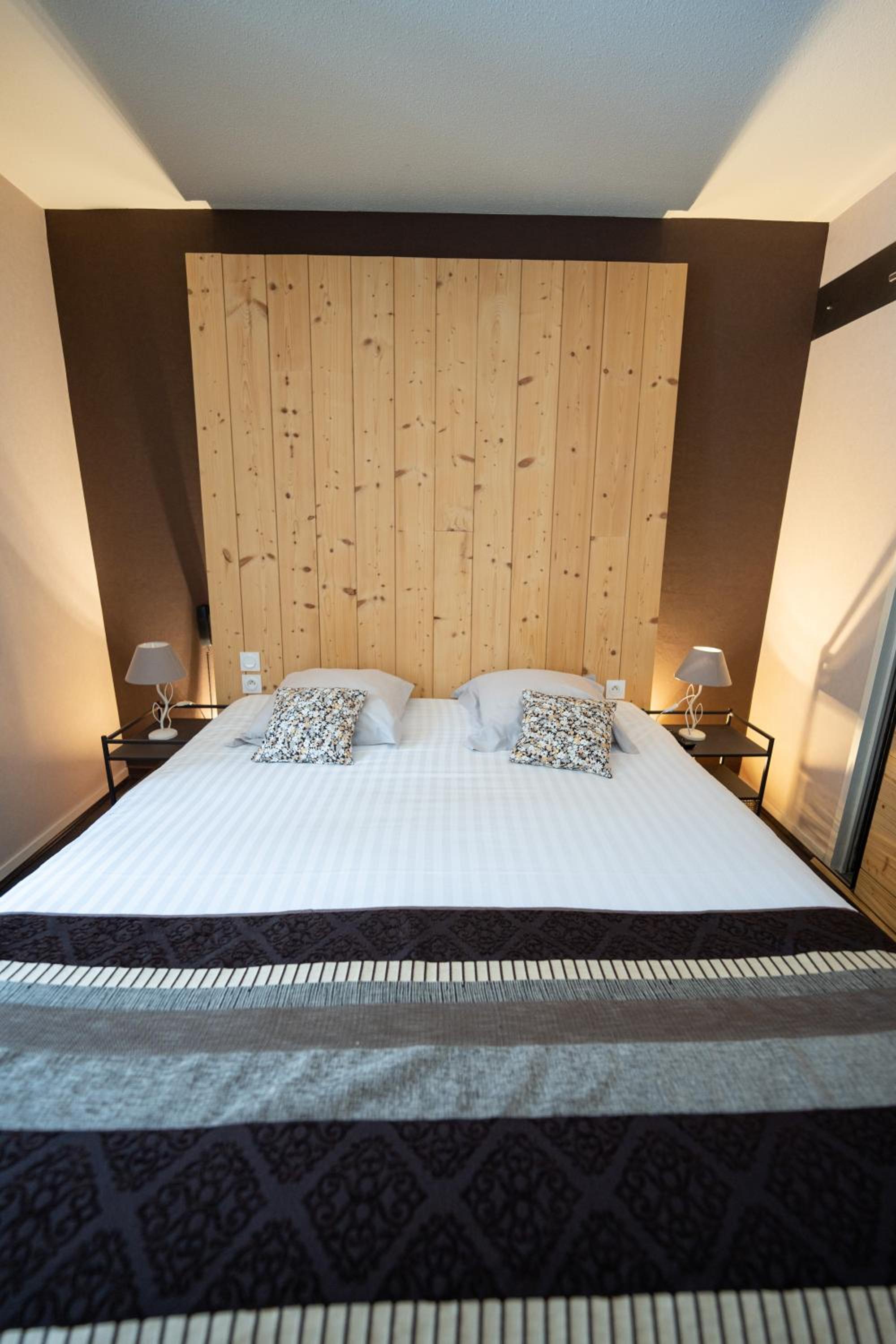 Standard Double Room - Photo 4