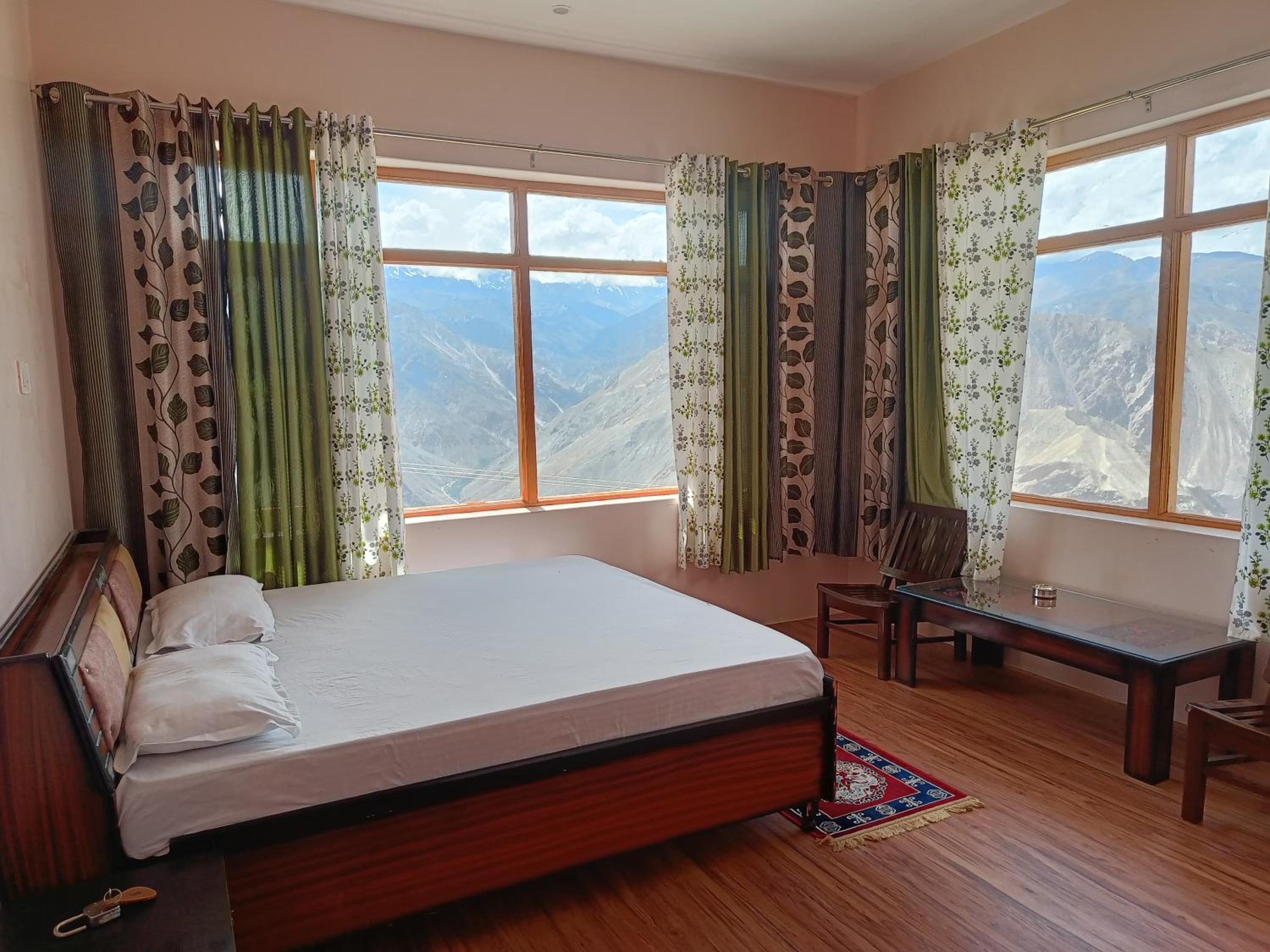 Deluxe Double Or Twin Room With Mountain View photo 1