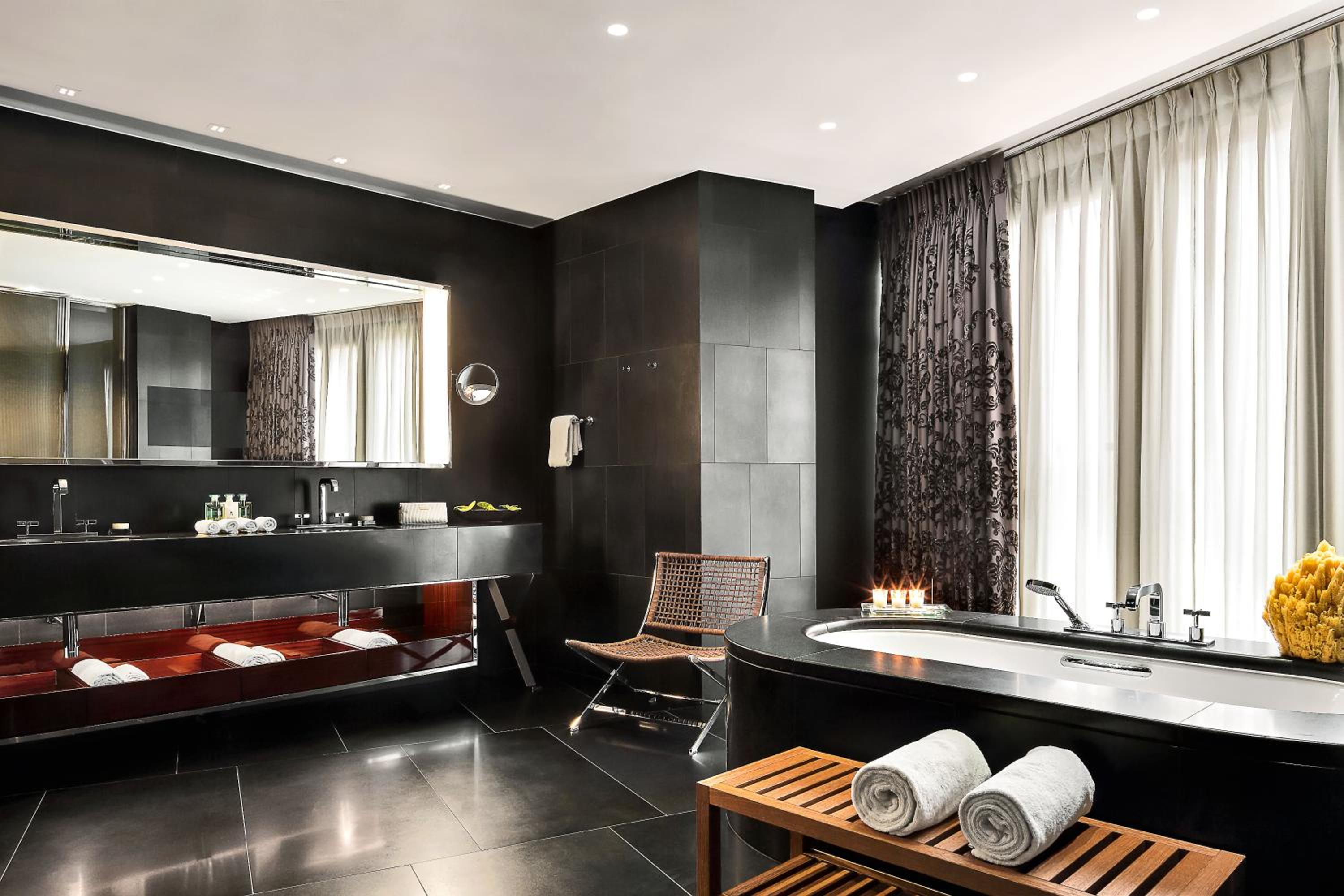 Two-Bedroom Bulgari Presidential King Suite thumbnail 5