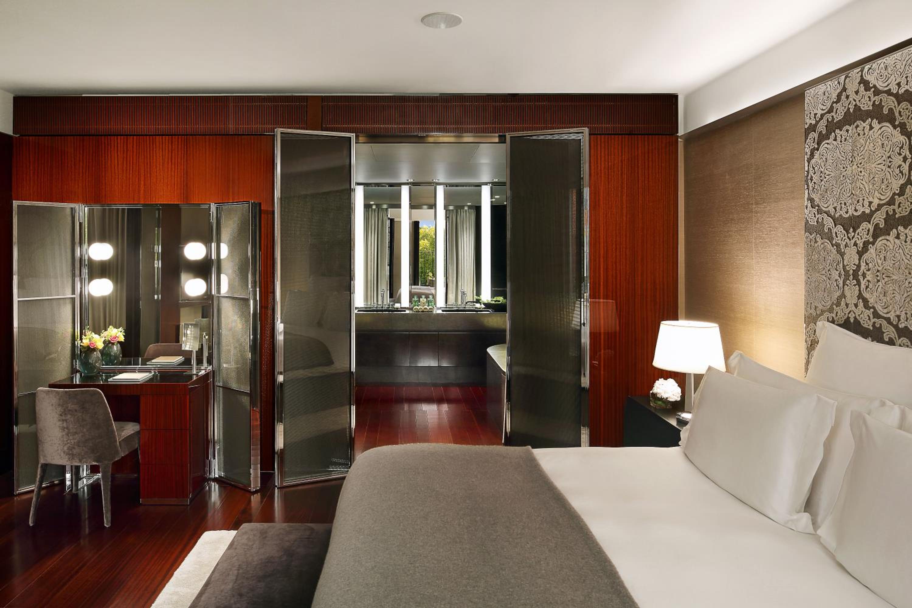 One-Bedroom Premium King Suite