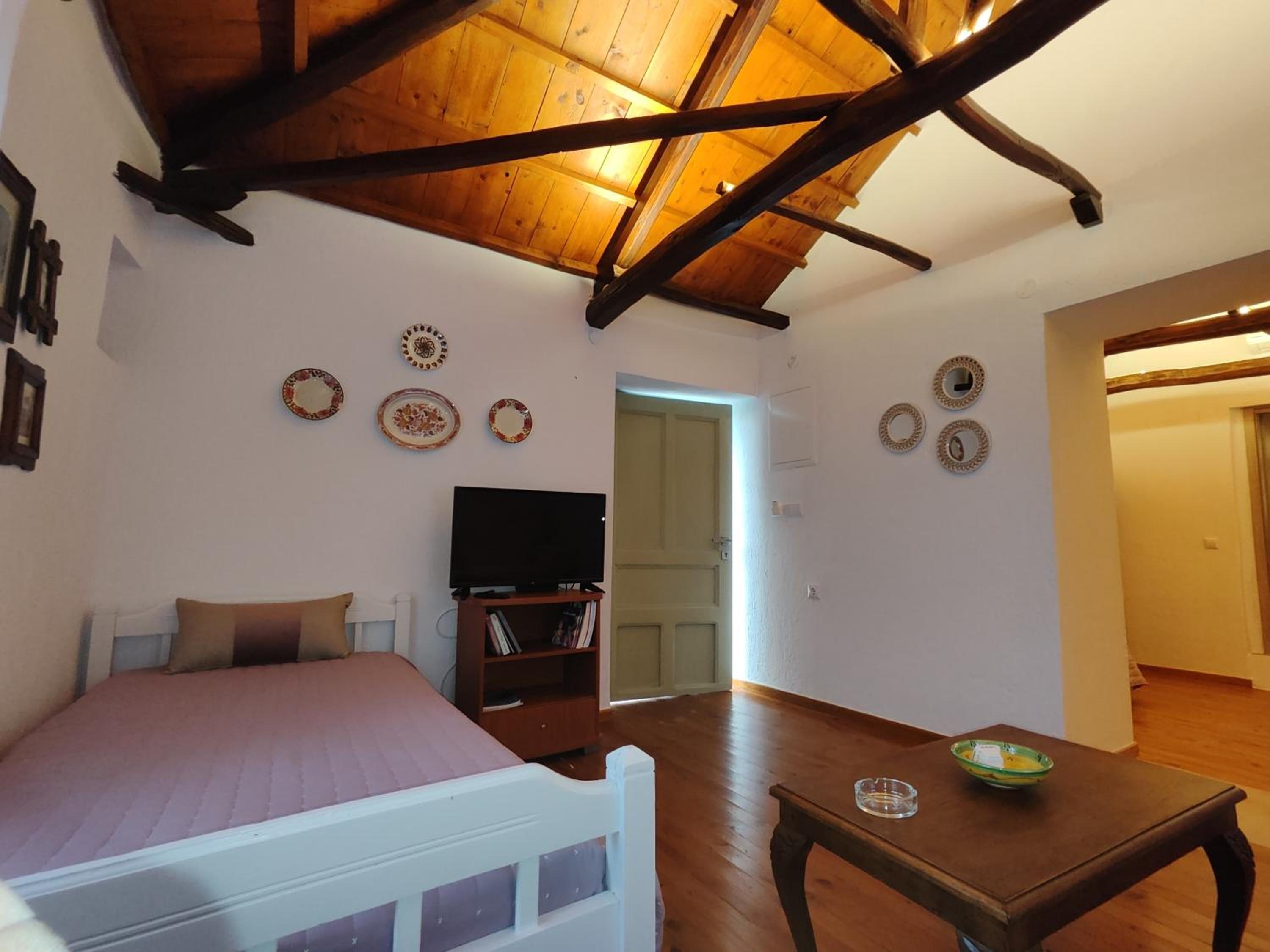 One-Bedroom House photo 1