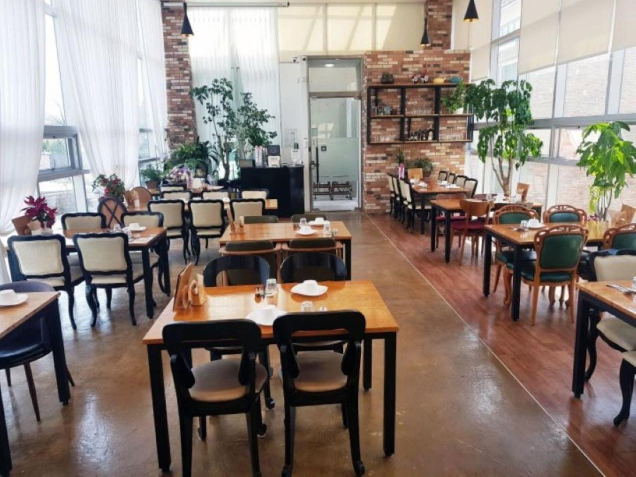 Deluxe Twin Room with Breakfast for 2 photo 3