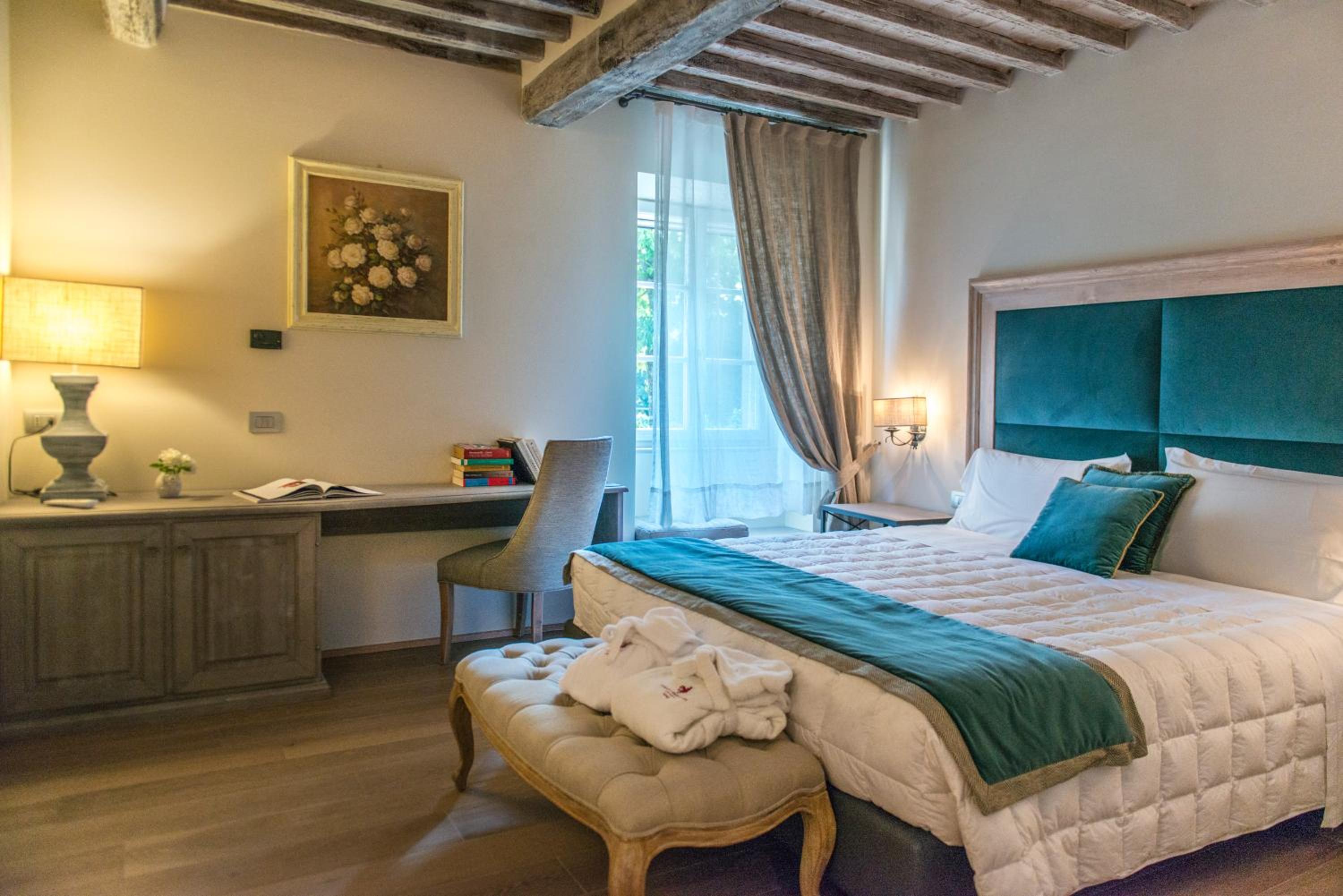 Junior Suite with King Size Bed and Spa Access - Separate Building, photo 6
