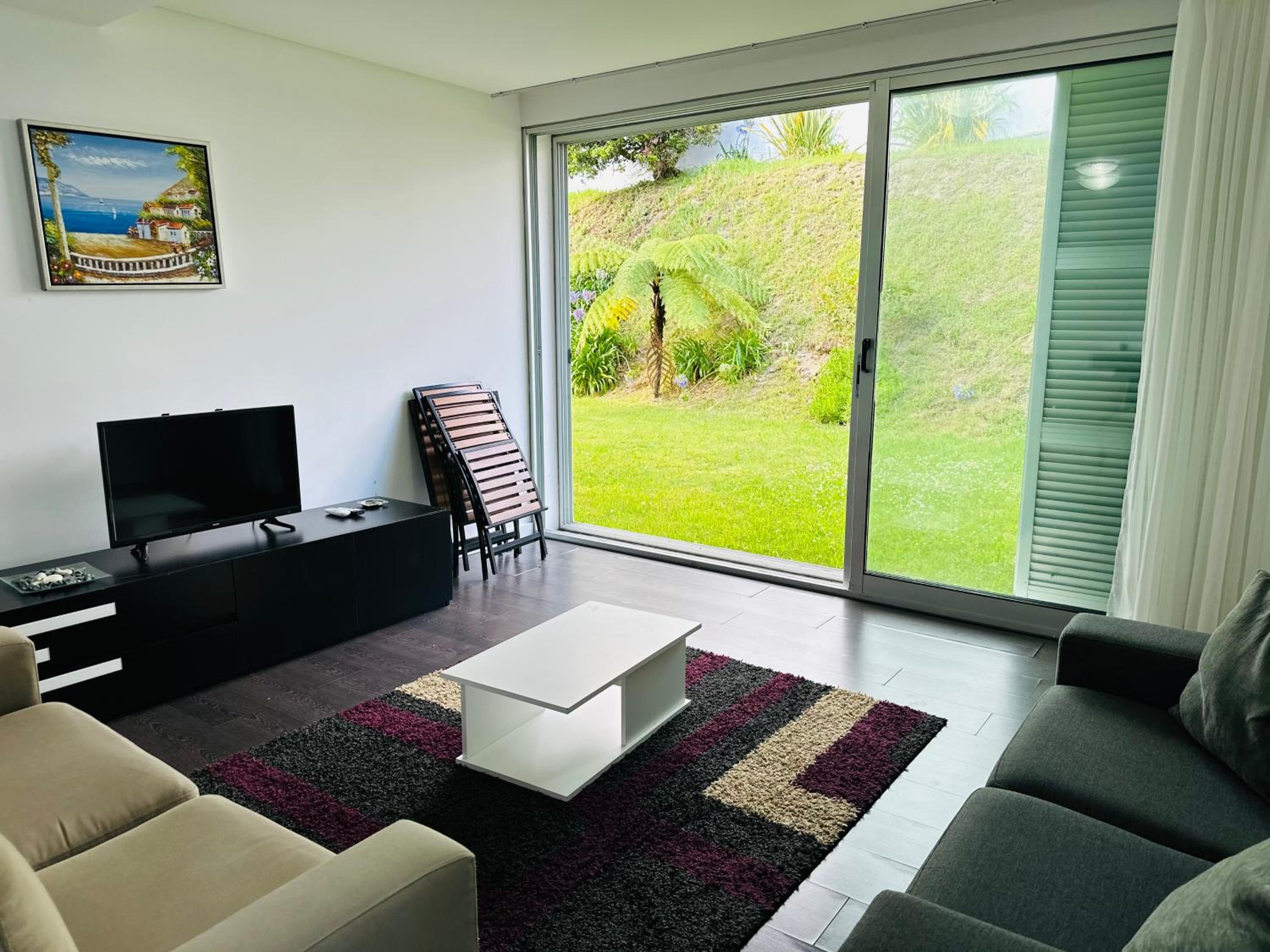 One-Bedroom Apartment with Garden photo 1