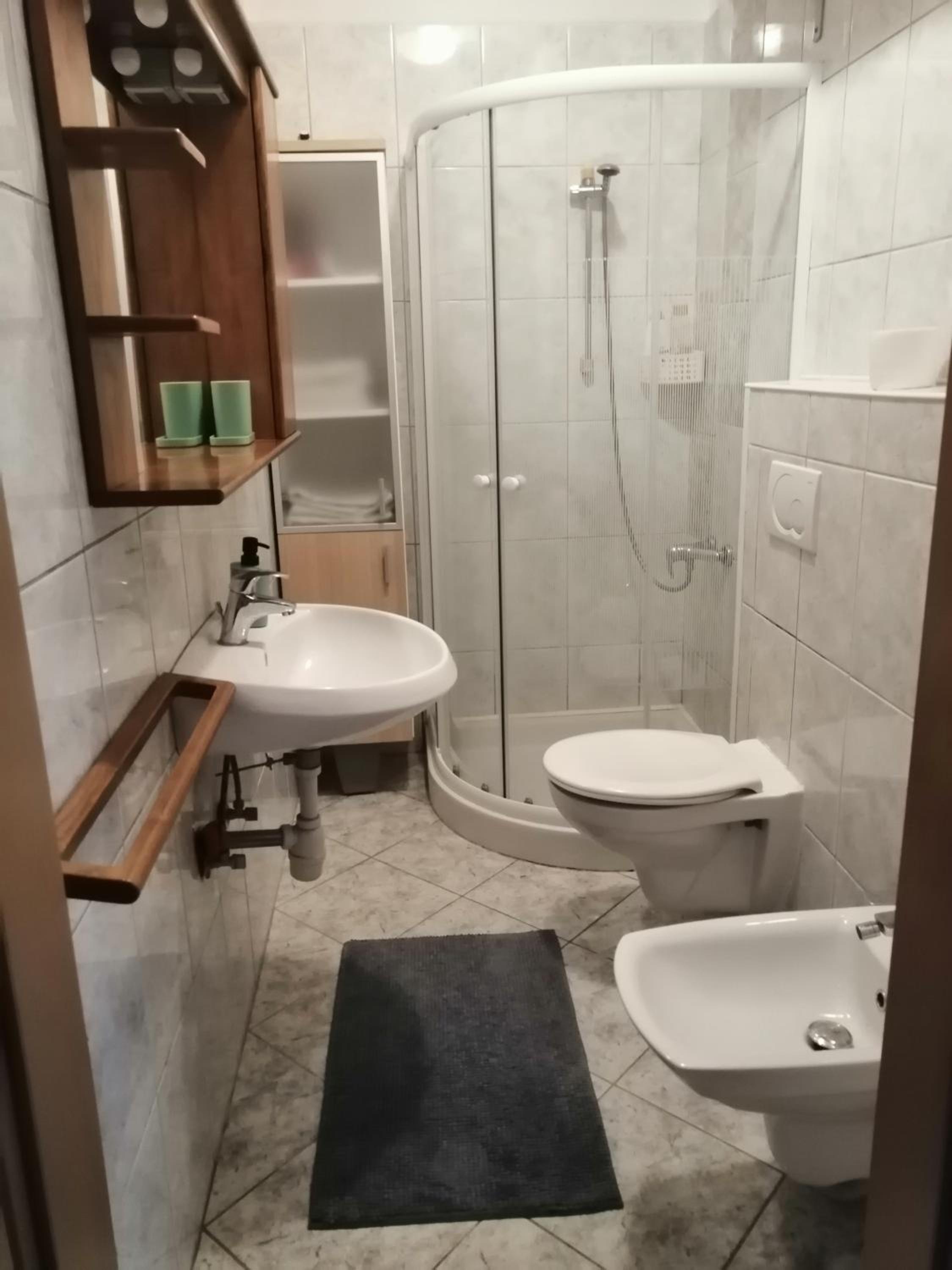 Triple Room with Bathroom - Photo 3