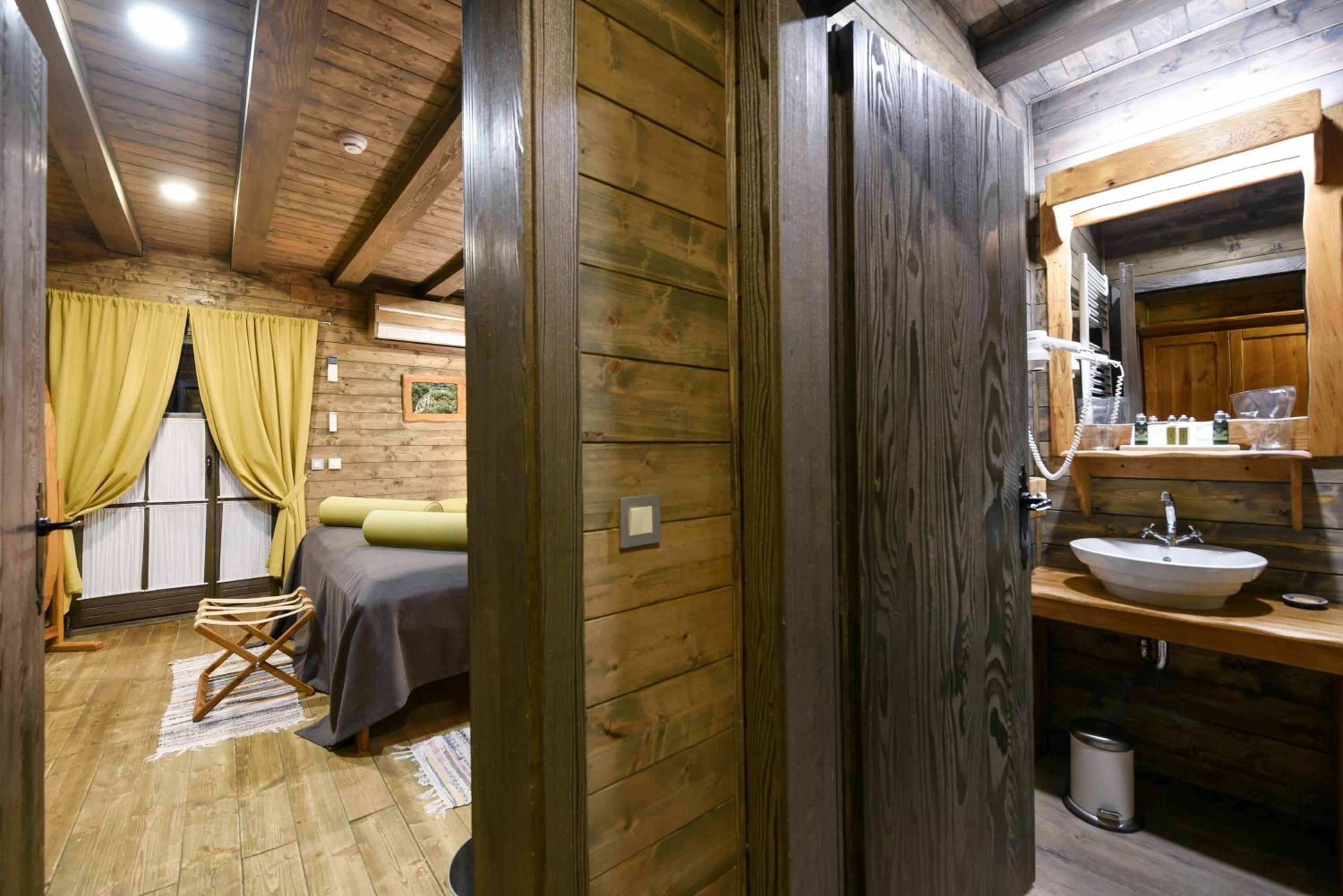 Superior Double or Twin Room with Terrace - Photo 3