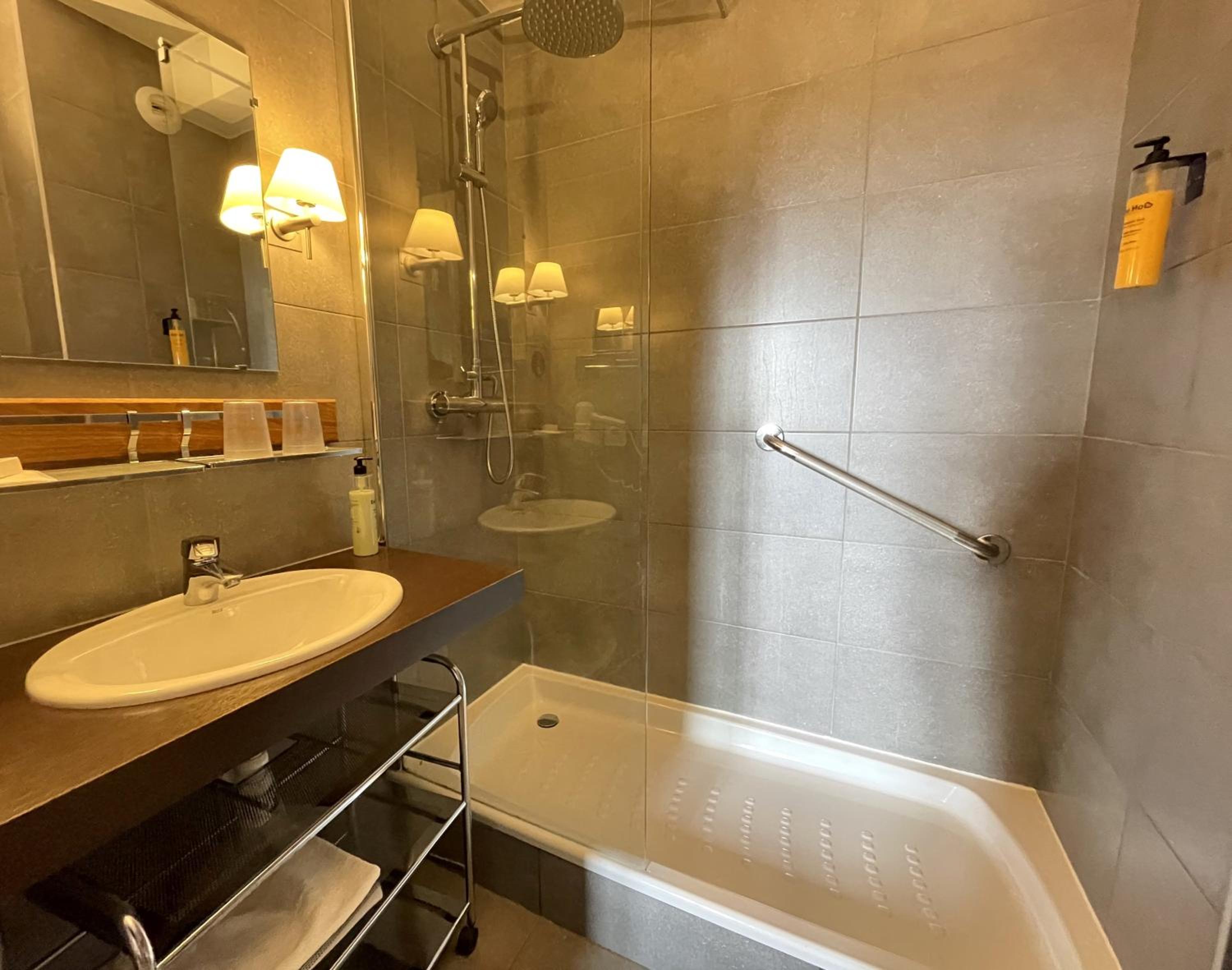 Superior Double Room - Photo 11