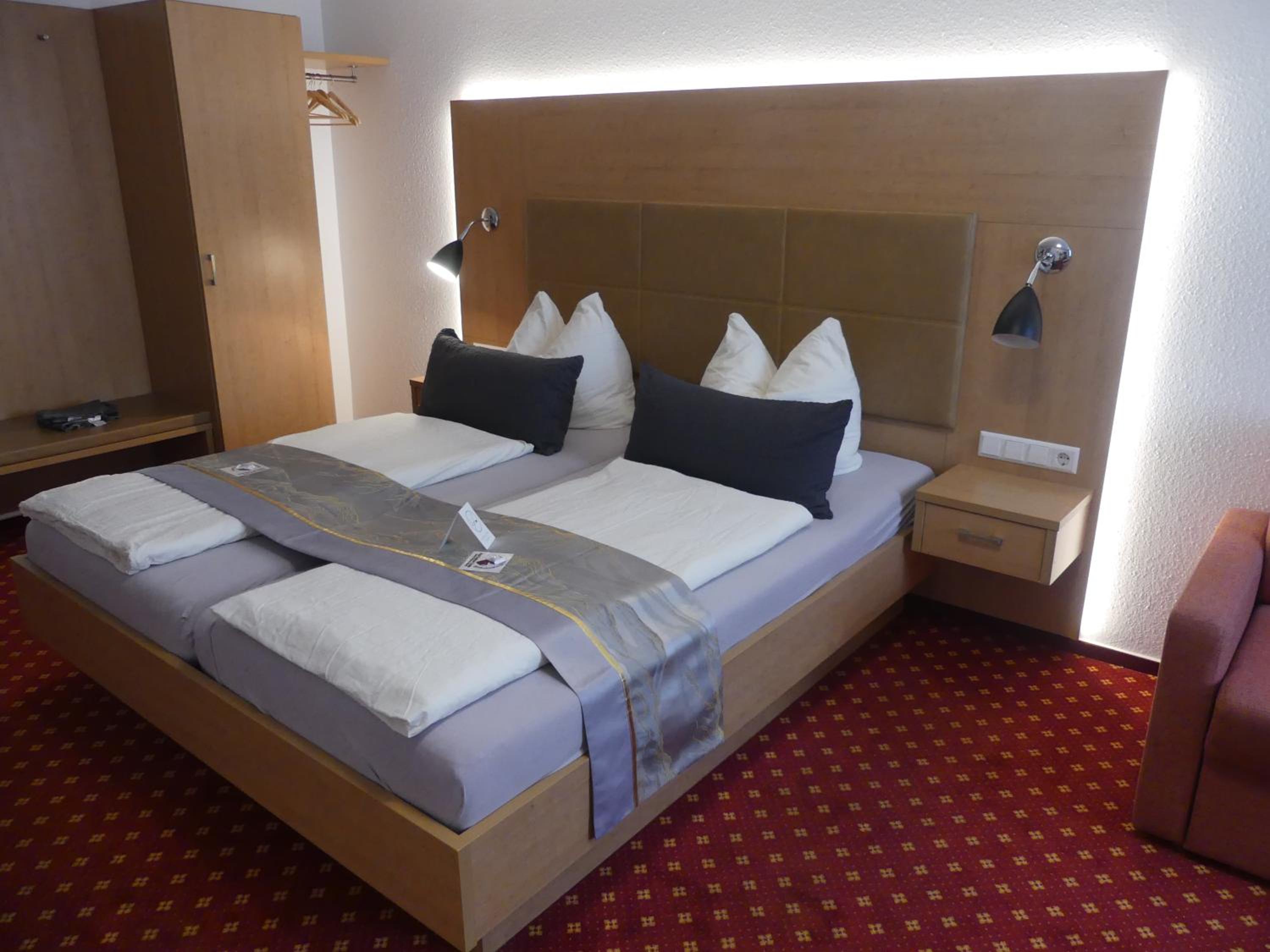 Large Double Room photo 2