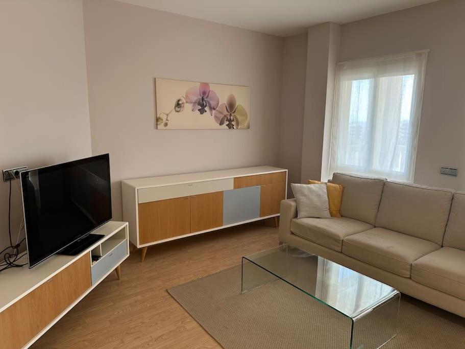 Apartamento de Dos Habitaciones con Terraza