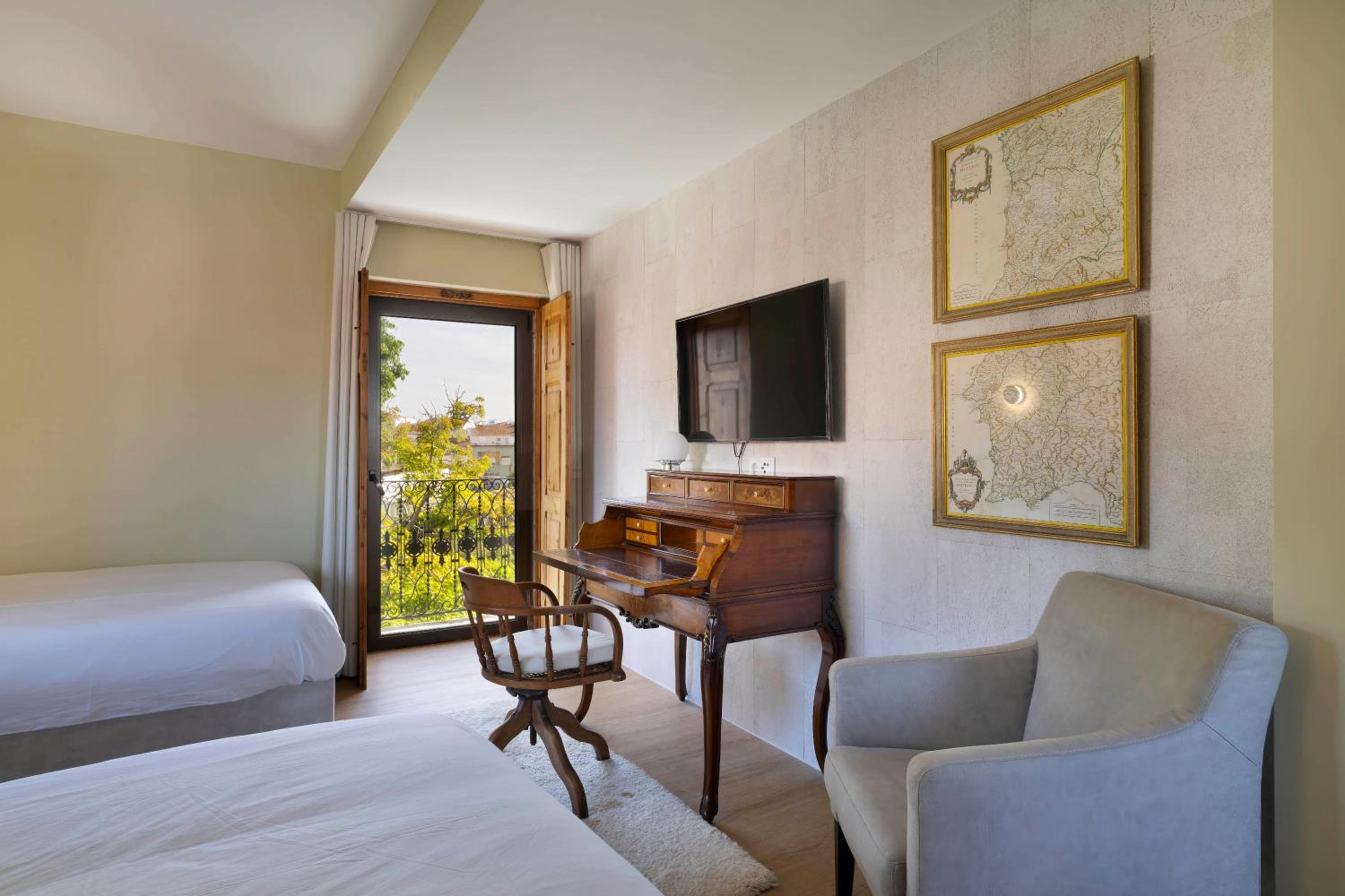 Large Twin Room photo 2