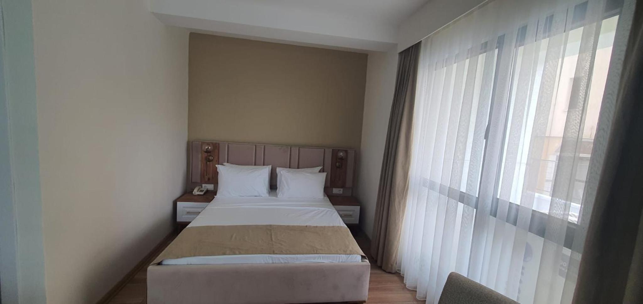 Deluxe Suite - Photo 2