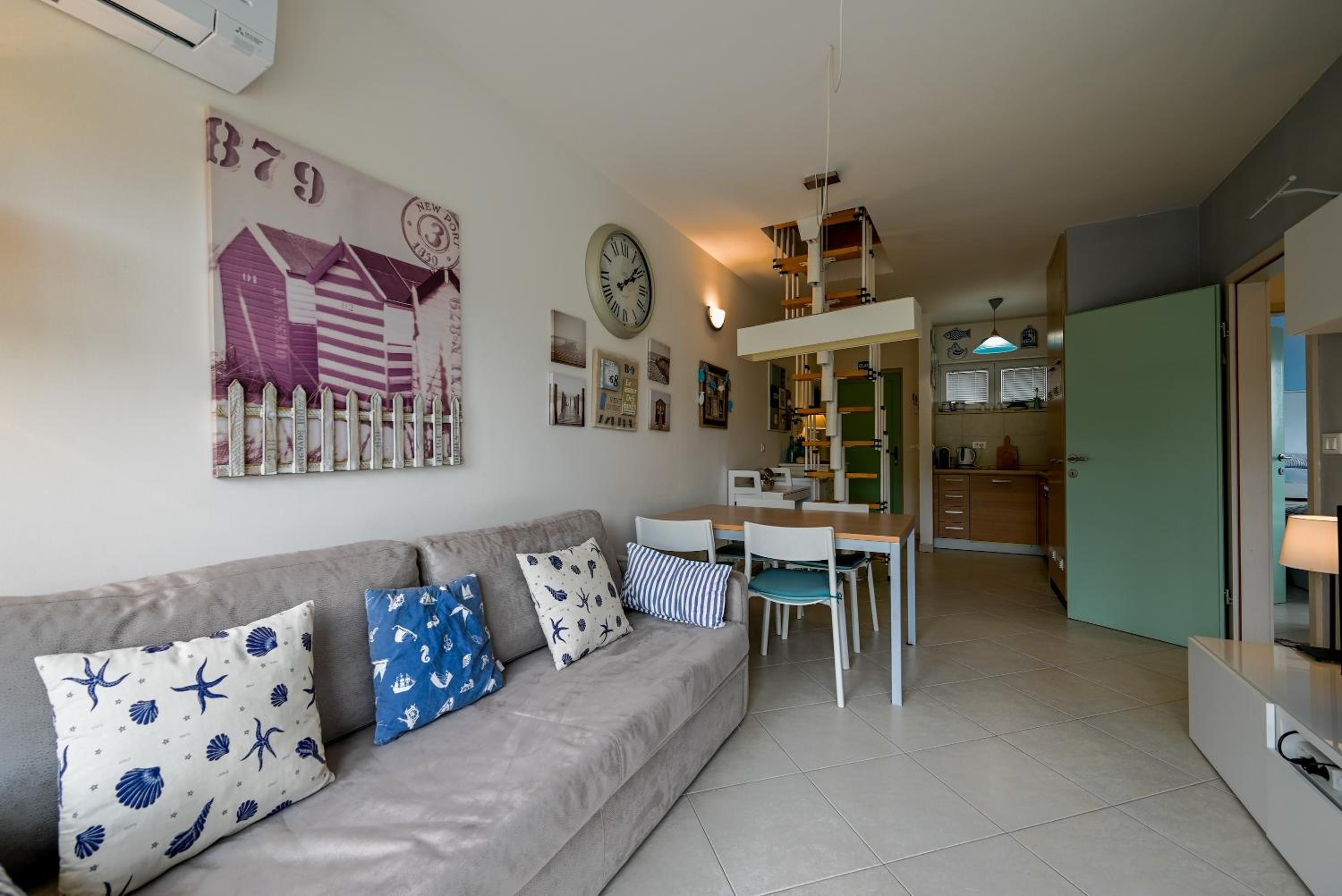 3 Bedrooms Apartment
