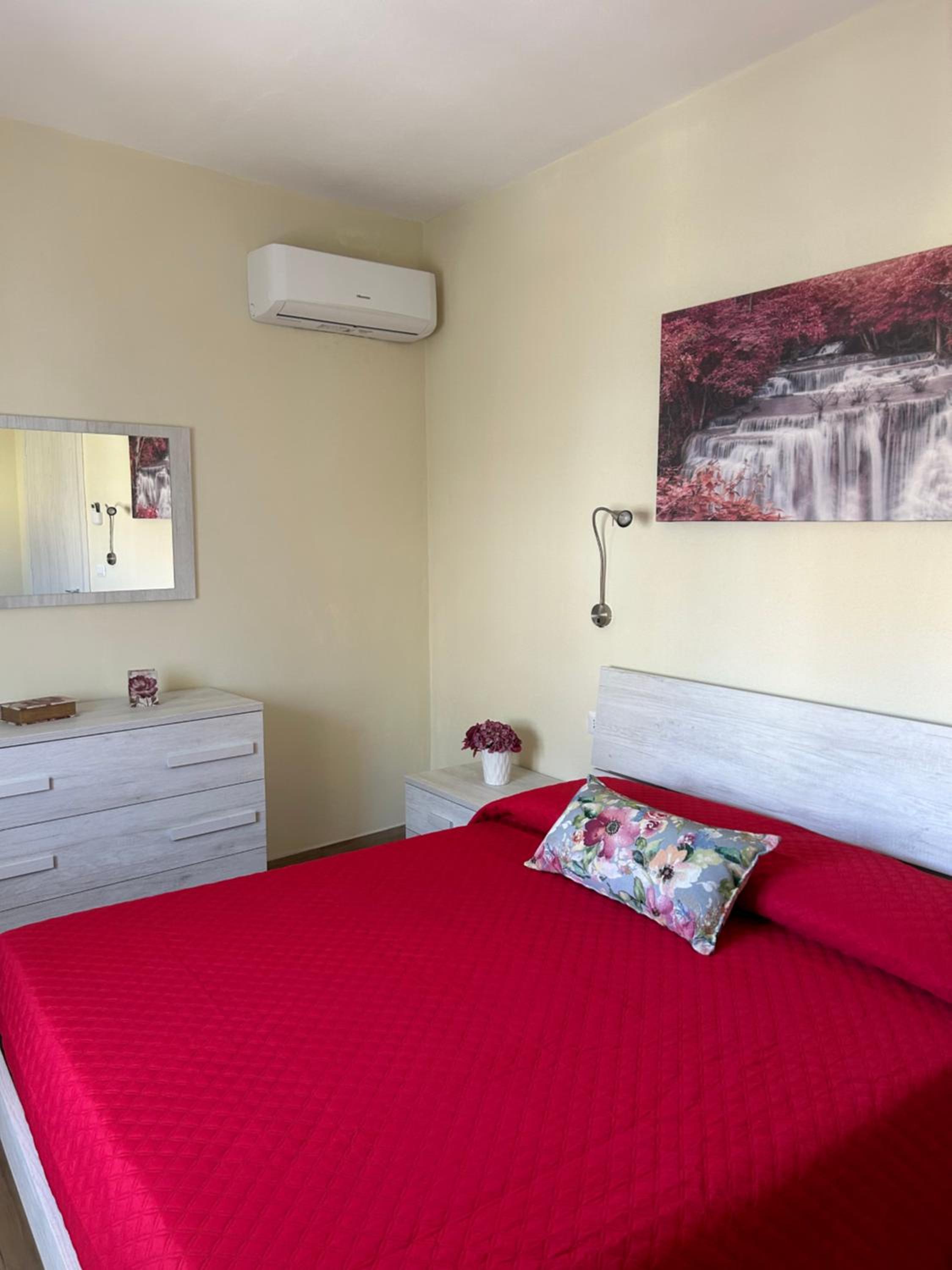 One-Bedroom Apartment with Balcony