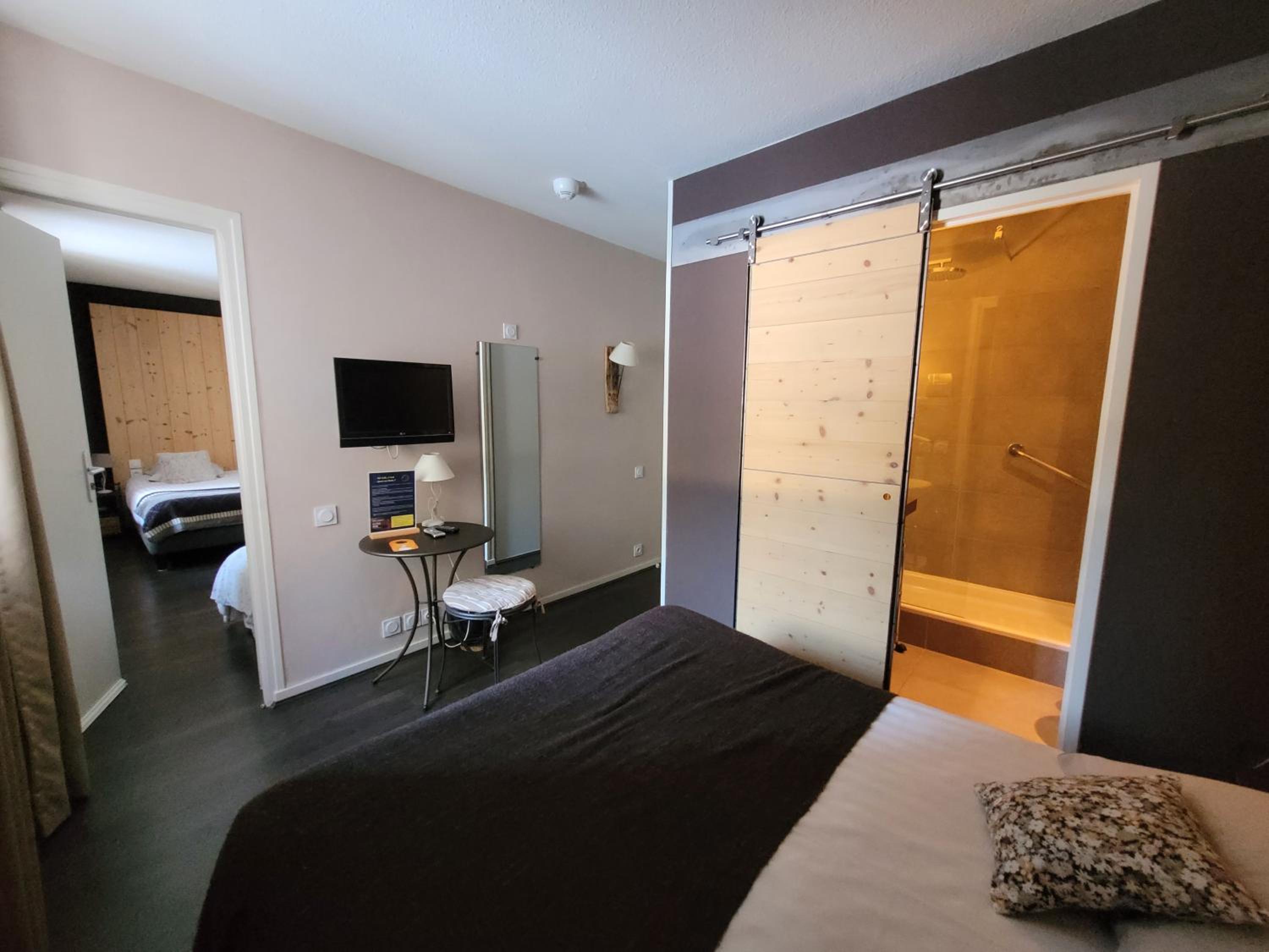 Family Suite - Photo 8