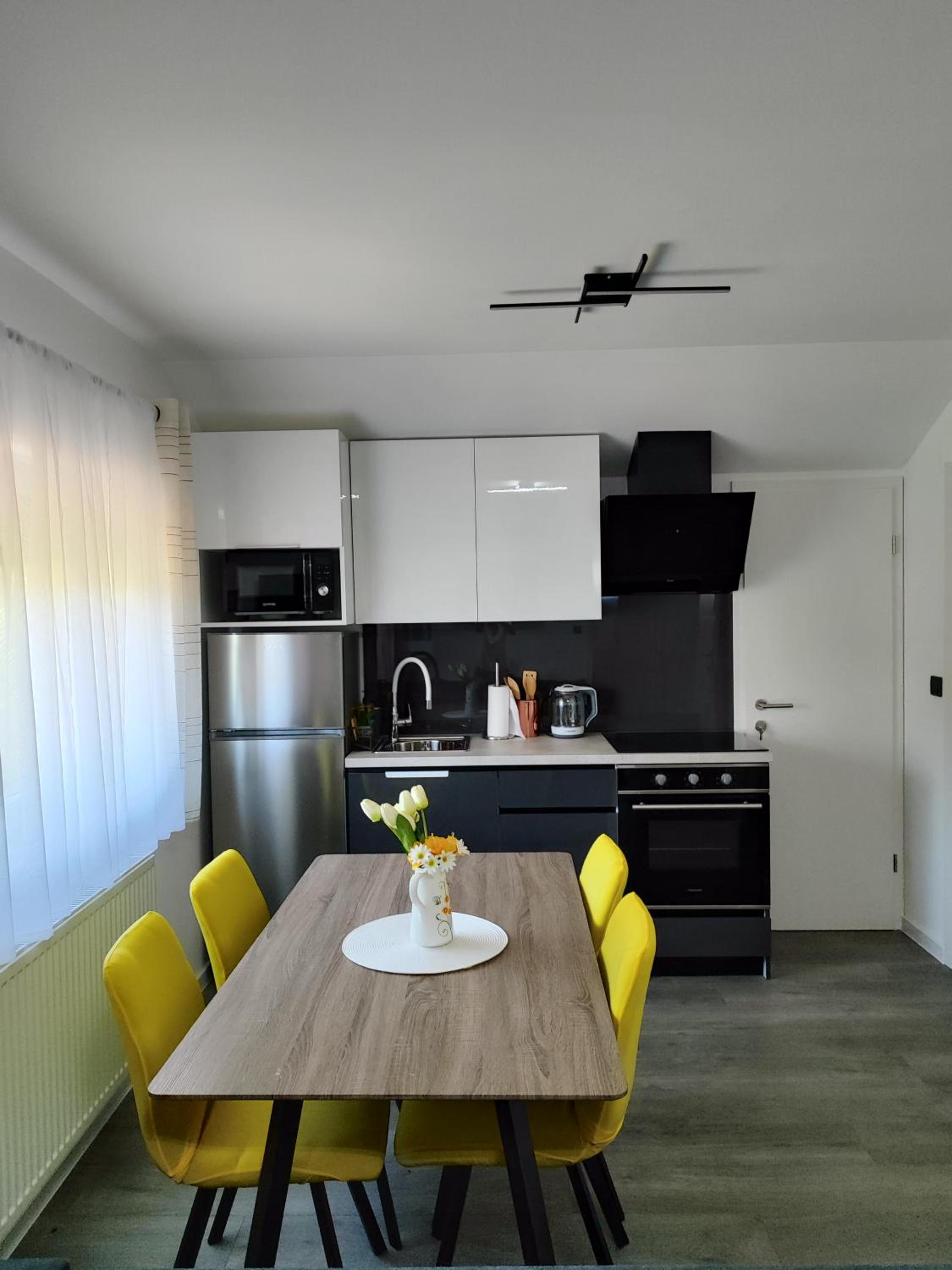 One-Bedroom Apartment photo 2